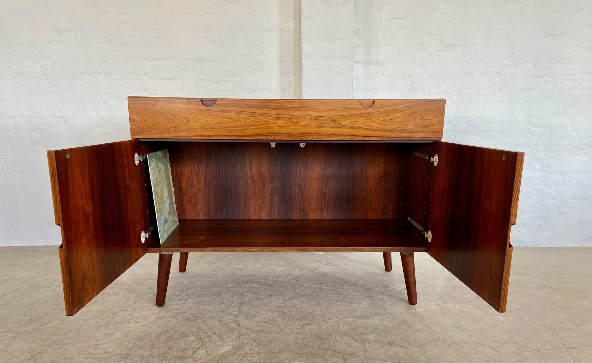 VINTAGE DANISH RETRO MID CENTURY ROSEWOOD SIDEBOARD  1960,s