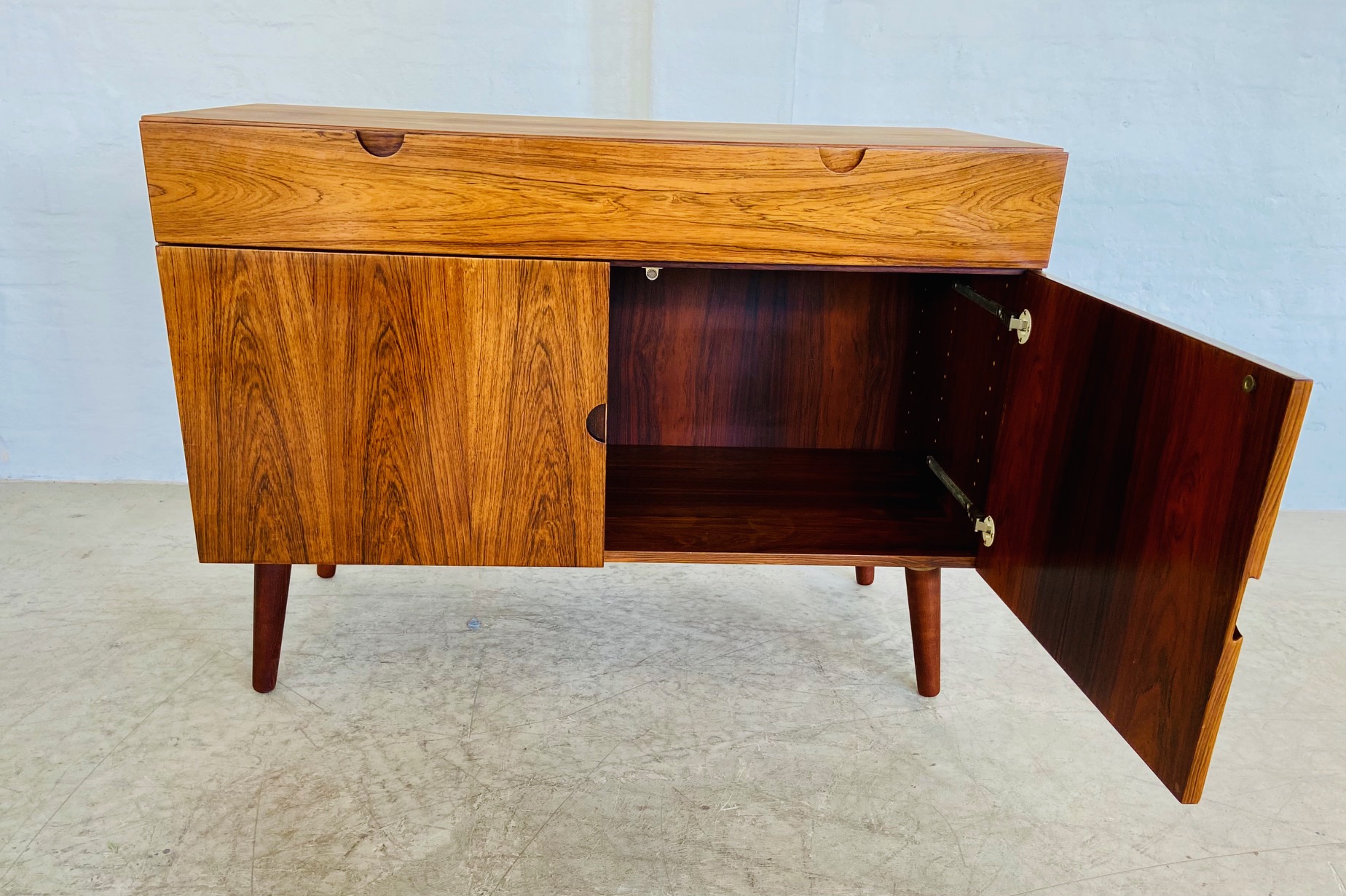 VINTAGE DANISH RETRO MID CENTURY ROSEWOOD SIDEBOARD  1960,s
