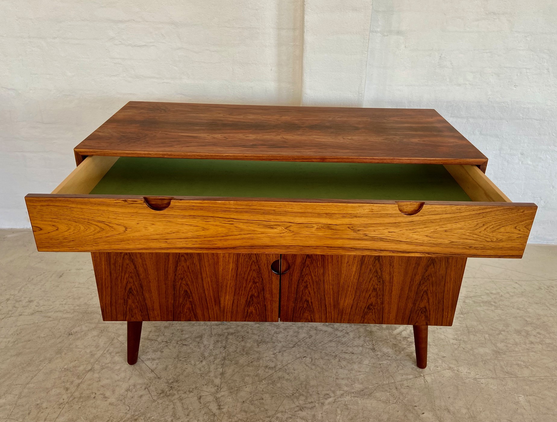 VINTAGE DANISH RETRO MID CENTURY ROSEWOOD SIDEBOARD  1960,s