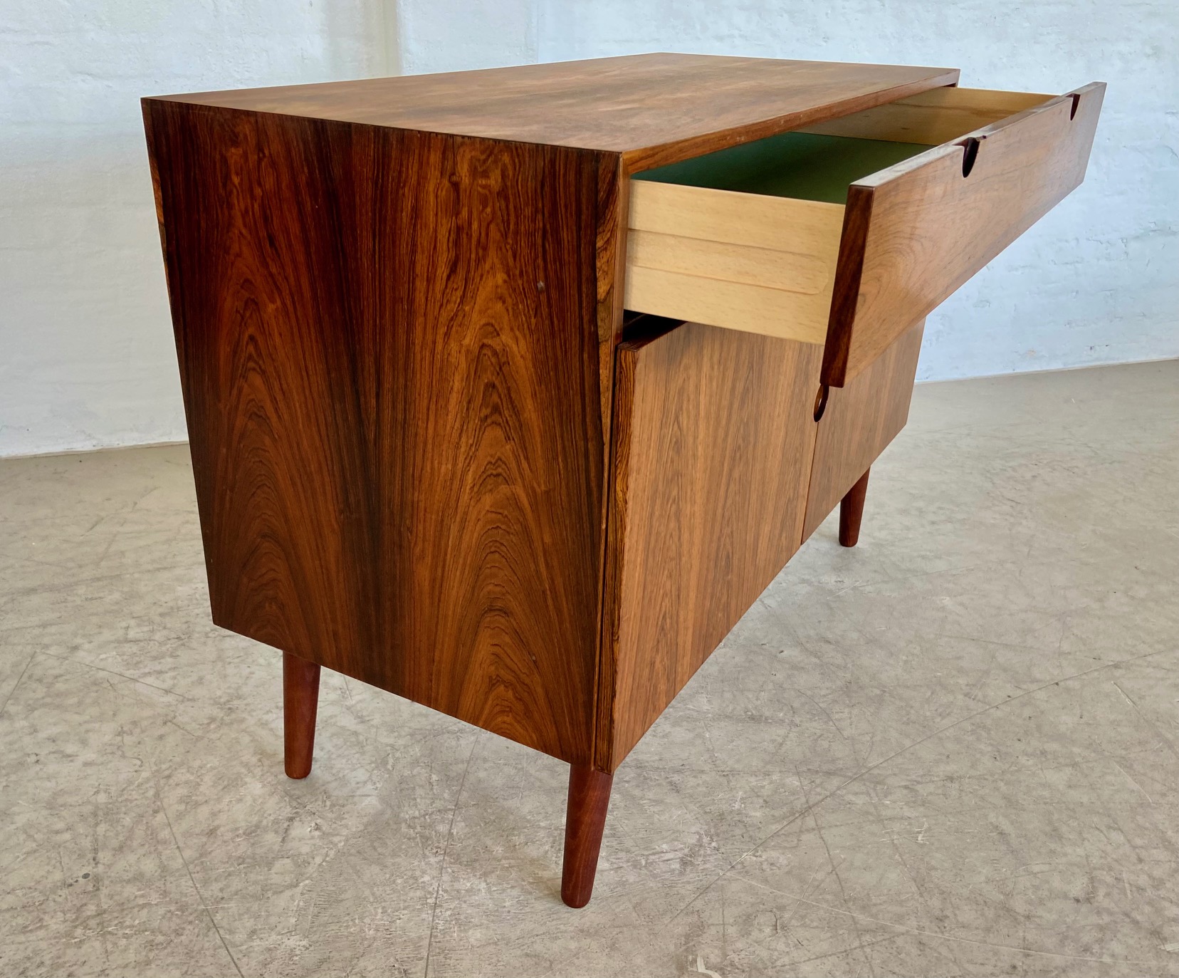VINTAGE DANISH RETRO MID CENTURY ROSEWOOD SIDEBOARD  1960,s