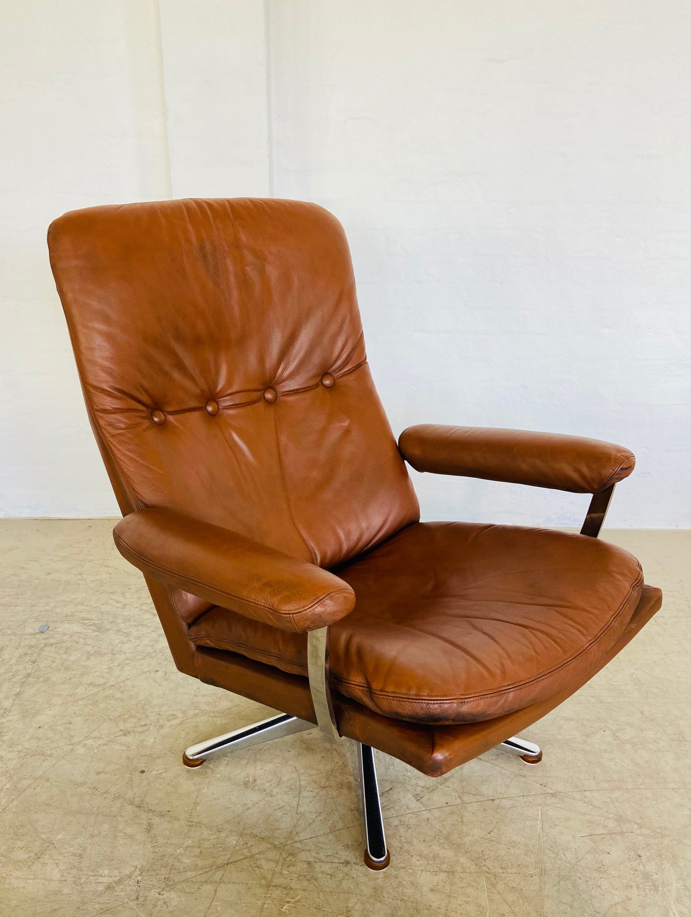 VINTAGE DANISH MID CENTURY COGNAC LEATHER WERNER LANGENFELD LOUNGE CHAIR 1960,s