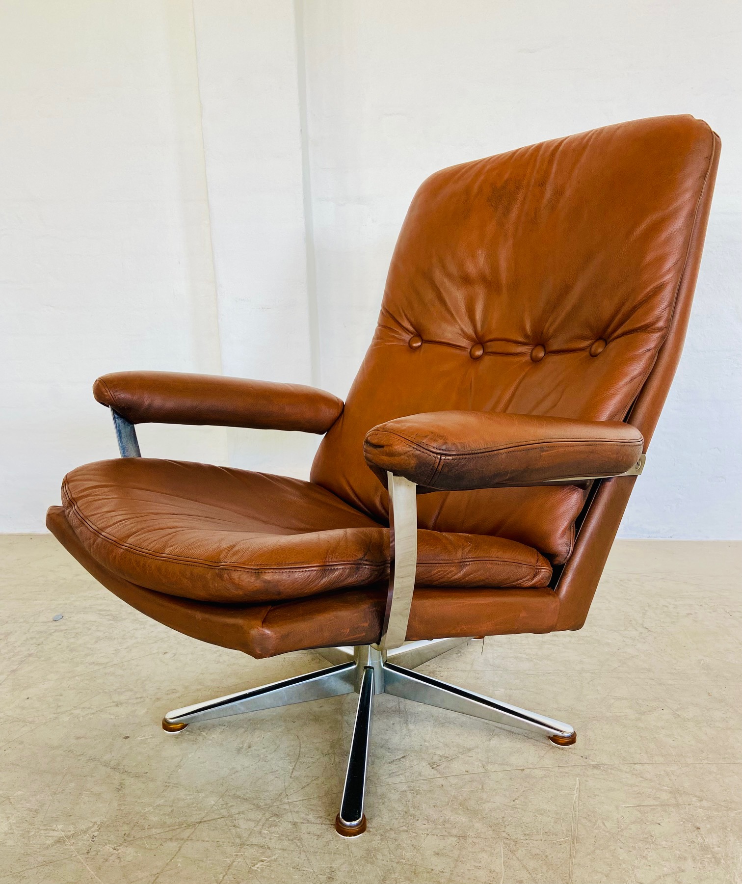 VINTAGE DANISH MID CENTURY COGNAC LEATHER WERNER LANGENFELD LOUNGE CHAIR 1960,s