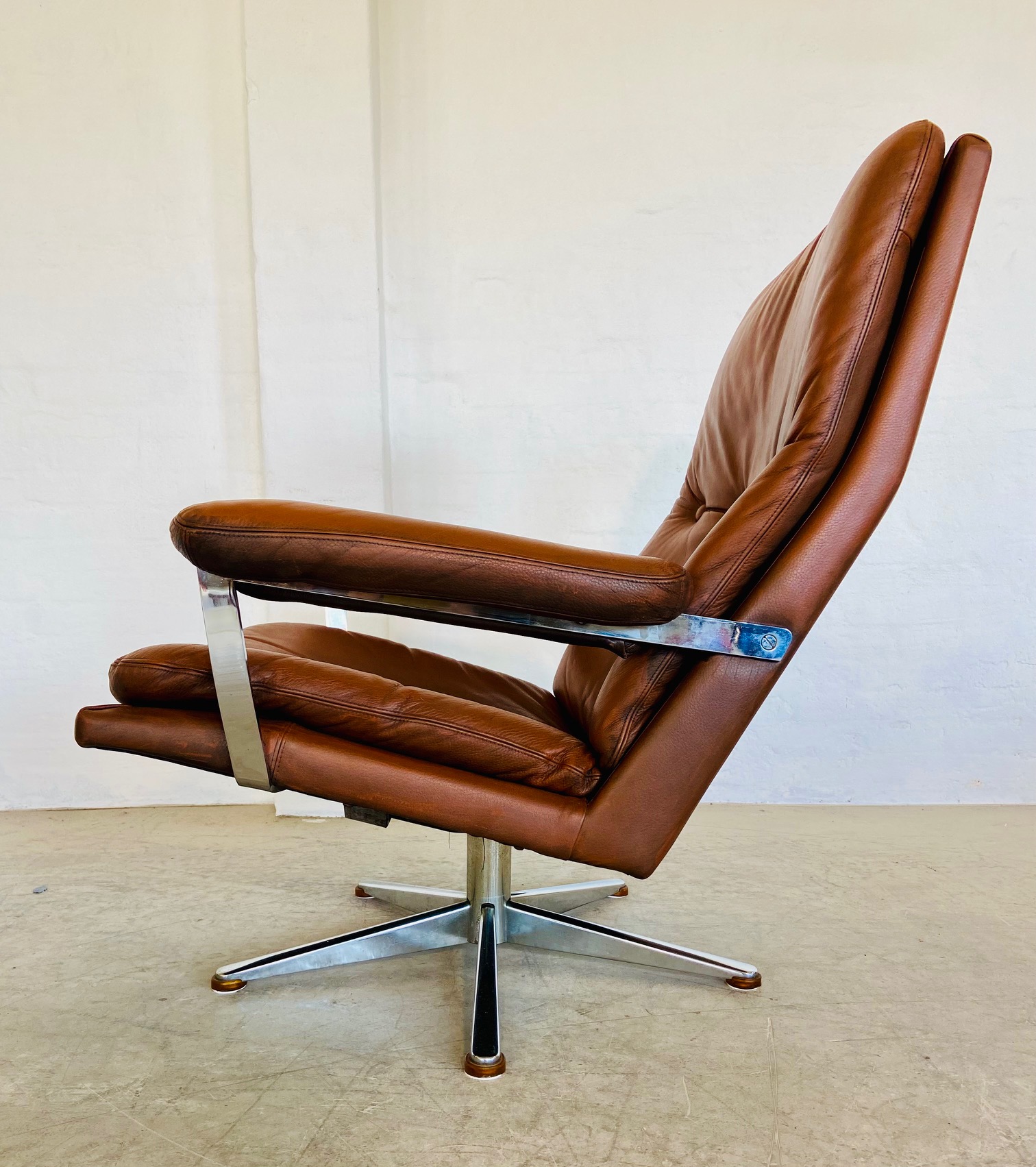 VINTAGE DANISH MID CENTURY COGNAC LEATHER WERNER LANGENFELD LOUNGE CHAIR 1960,s