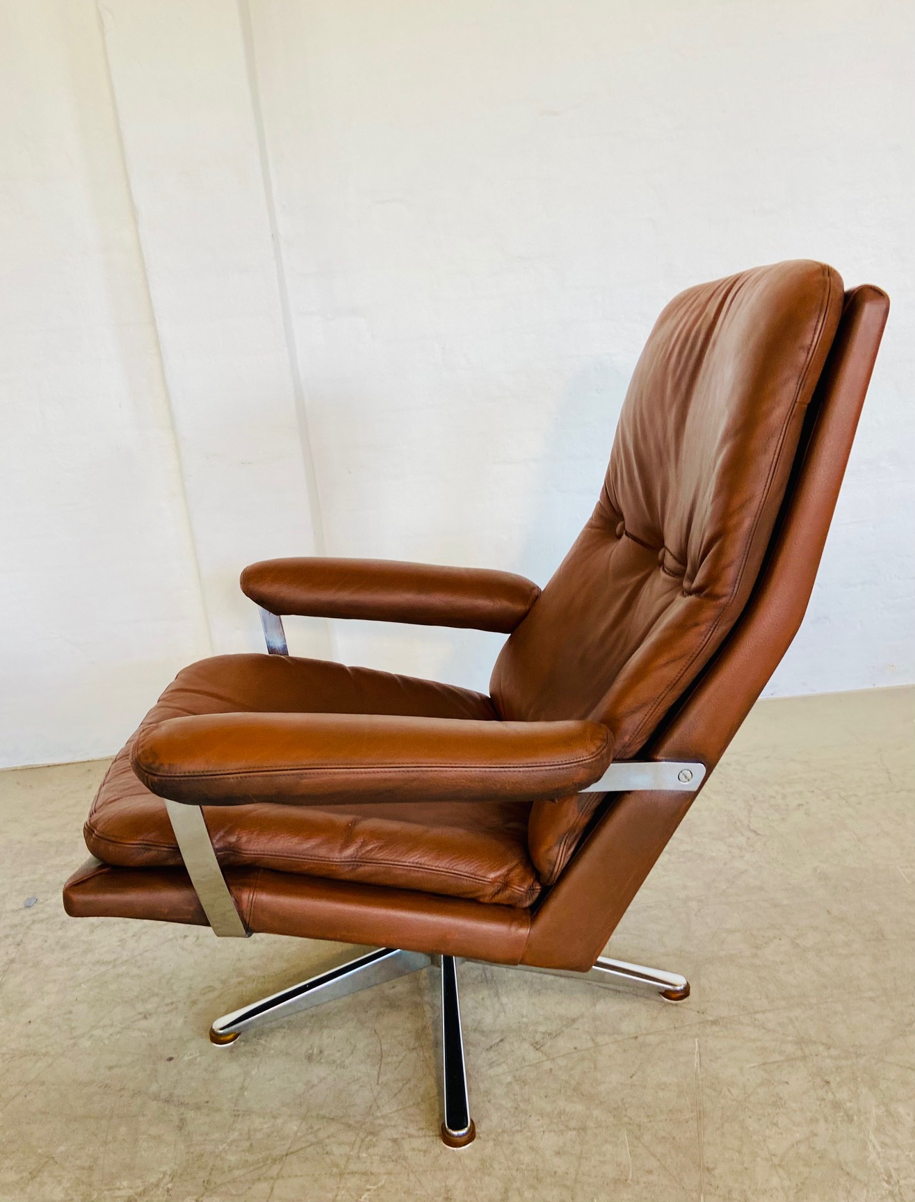 VINTAGE DANISH MID CENTURY COGNAC LEATHER WERNER LANGENFELD LOUNGE CHAIR 1960,s