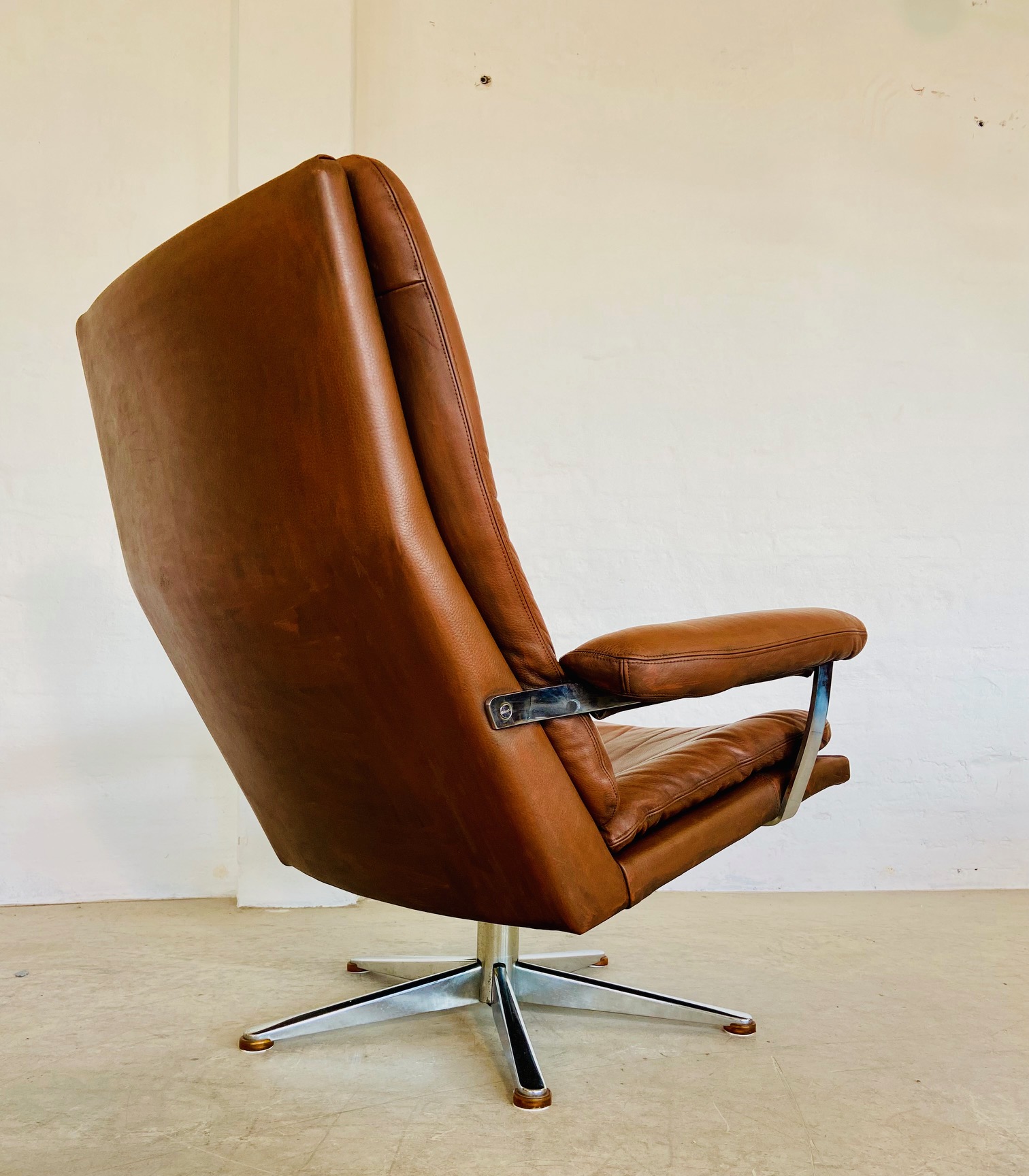VINTAGE DANISH MID CENTURY COGNAC LEATHER WERNER LANGENFELD LOUNGE CHAIR 1960,s