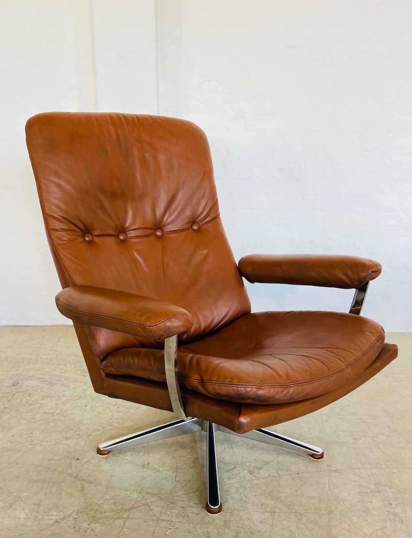 VINTAGE DANISH MID CENTURY COGNAC LEATHER WERNER LANGENFELD LOUNGE CHAIR 1960,s