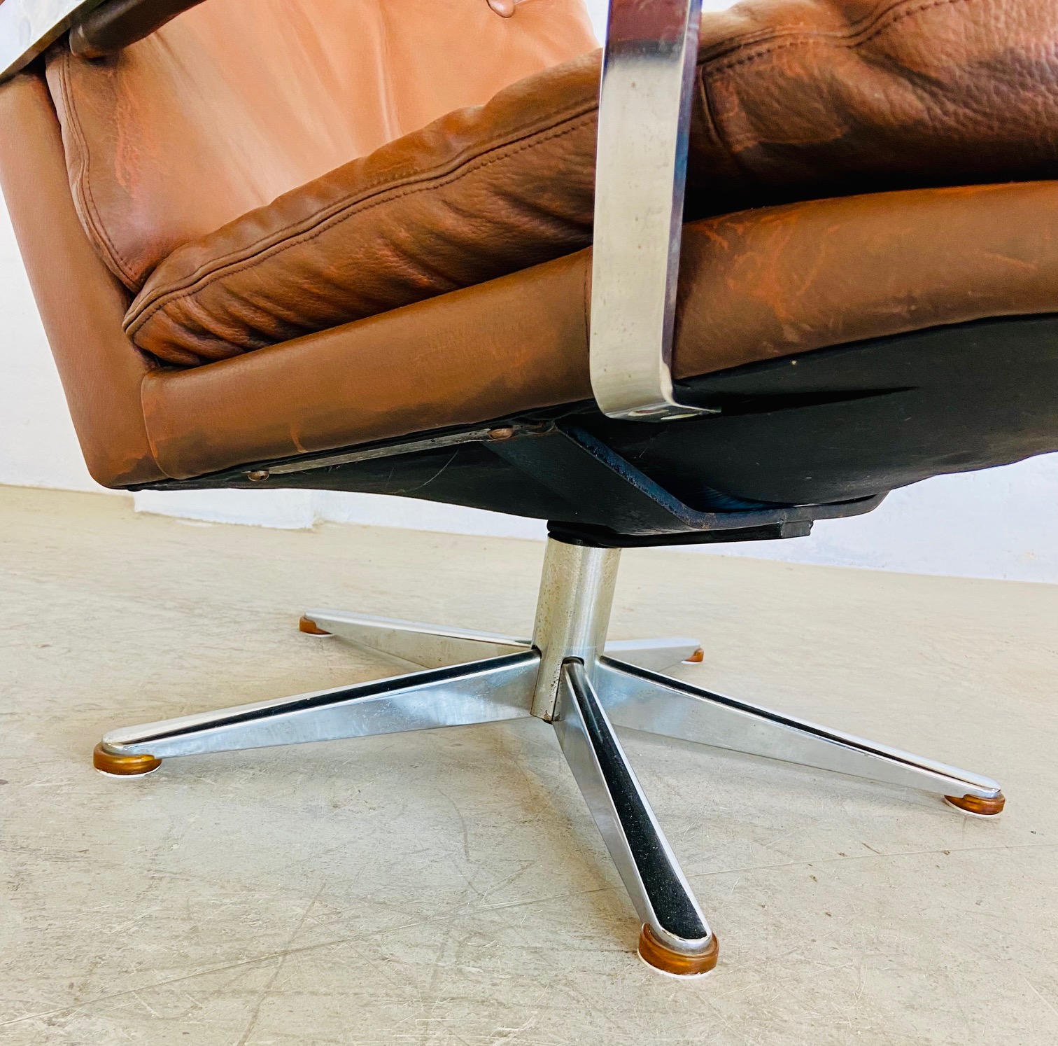 VINTAGE DANISH MID CENTURY COGNAC LEATHER WERNER LANGENFELD LOUNGE CHAIR 1960,s