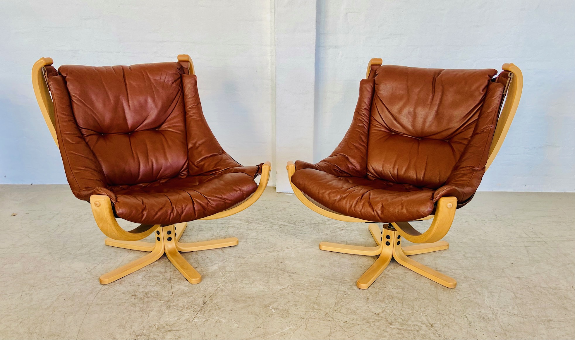 Vintage Retro Svend Skippers Cognac leather Swivel  Chair Set