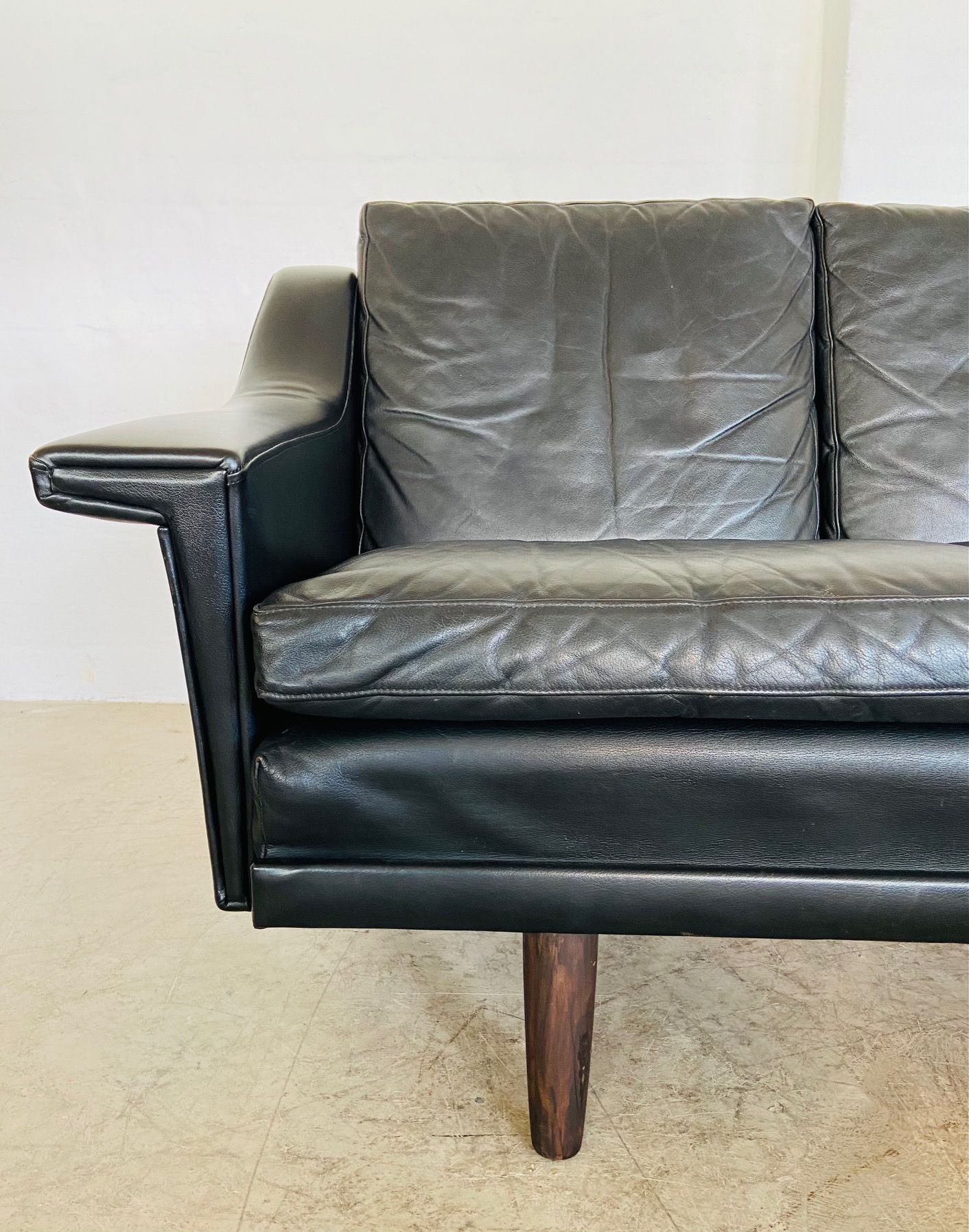 VINTAGE DANISH RETRO 3 PERSON BLACK LEATHER SOFA 1960,s