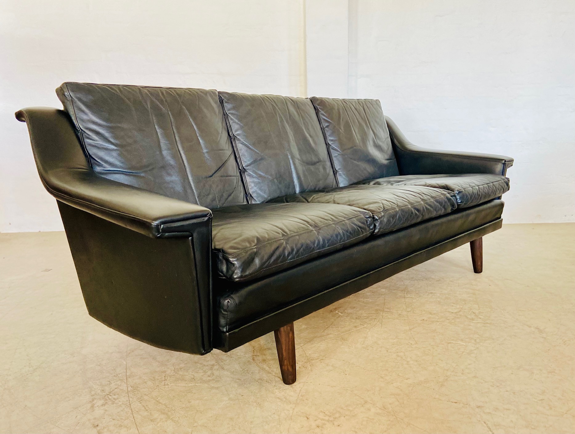 VINTAGE DANISH RETRO 3 PERSON BLACK LEATHER SOFA 1960,s