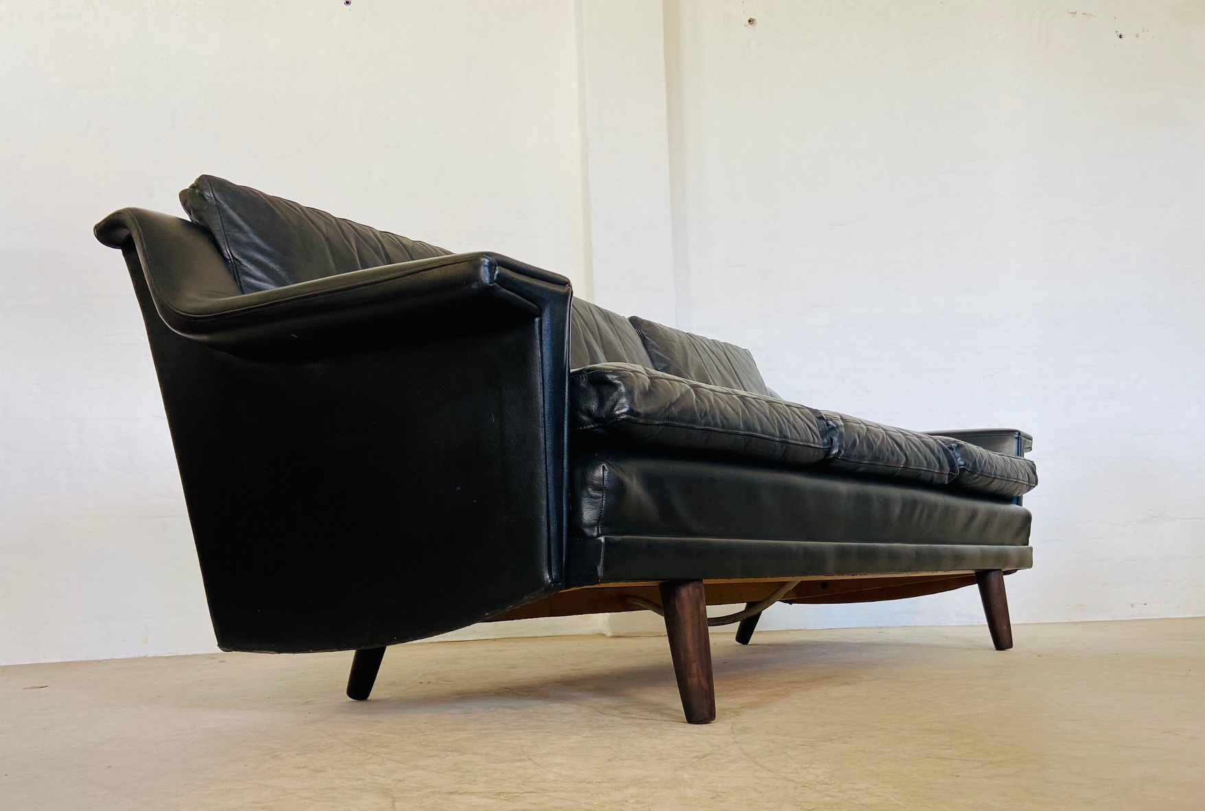VINTAGE DANISH RETRO 3 PERSON BLACK LEATHER SOFA 1960,s