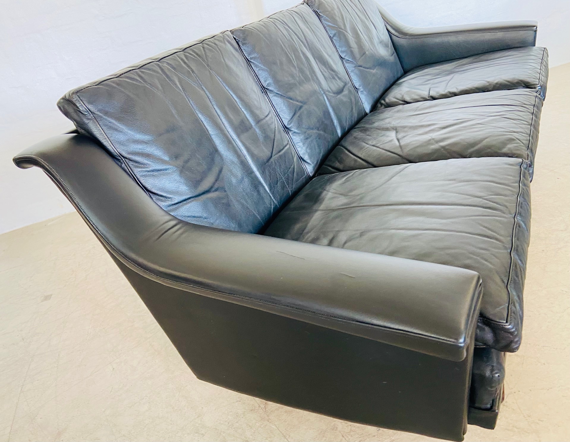 VINTAGE DANISH RETRO 3 PERSON BLACK LEATHER SOFA 1960,s