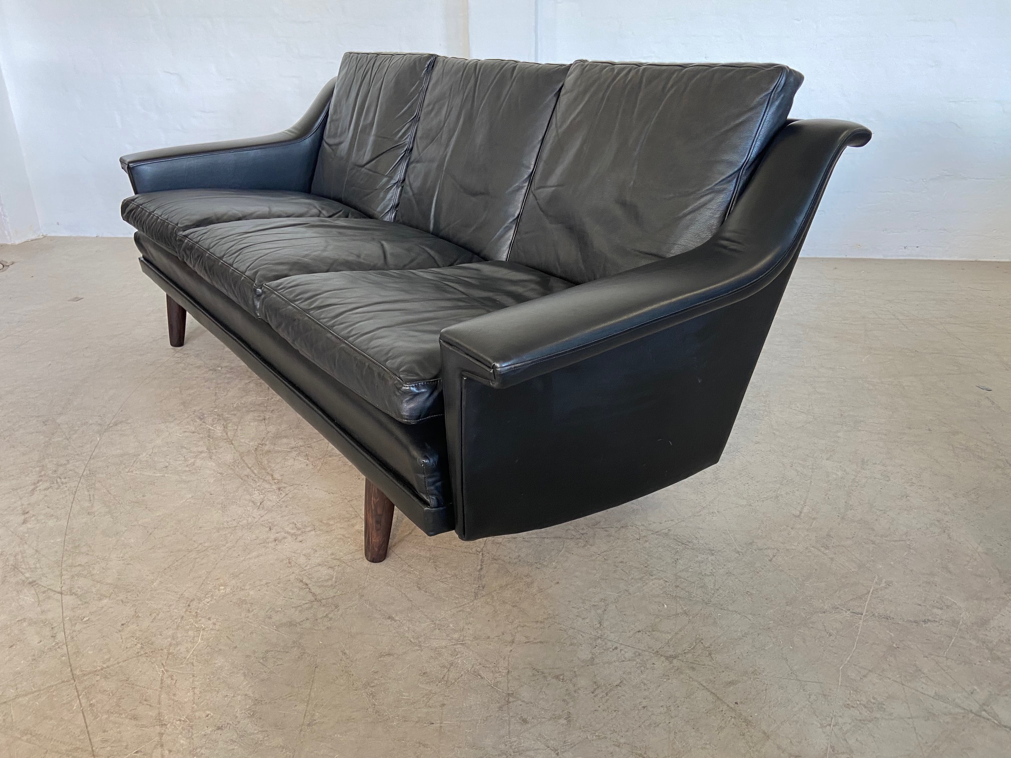 VINTAGE DANISH RETRO 3 PERSON BLACK LEATHER SOFA 1960,s