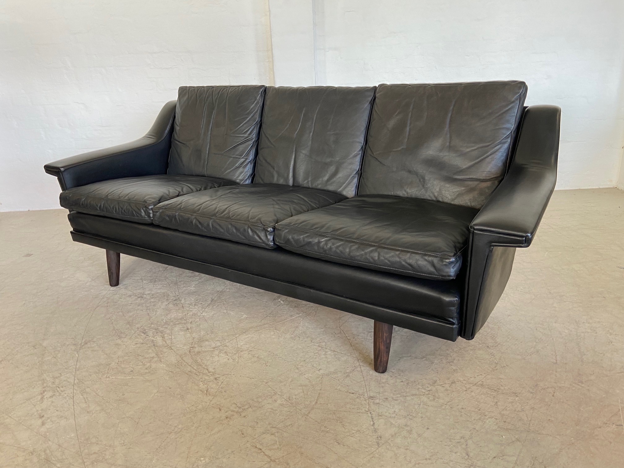 VINTAGE DANISH RETRO 3 PERSON BLACK LEATHER SOFA 1960,s