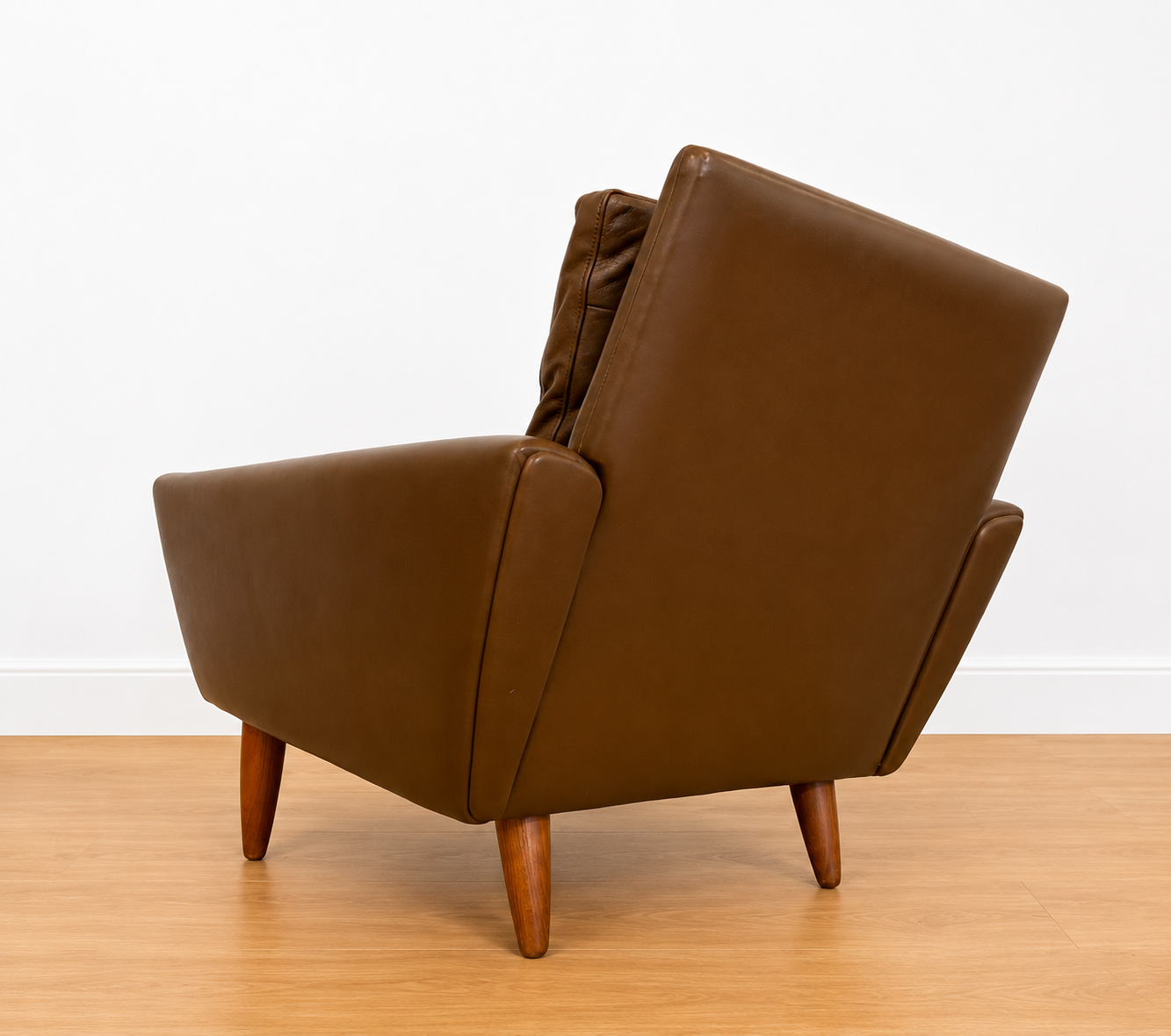 VINTAGE RETRO DANISH MID-CENTURY G. THAMS CLUB CHAIR IN BROWN LEATHER 60s