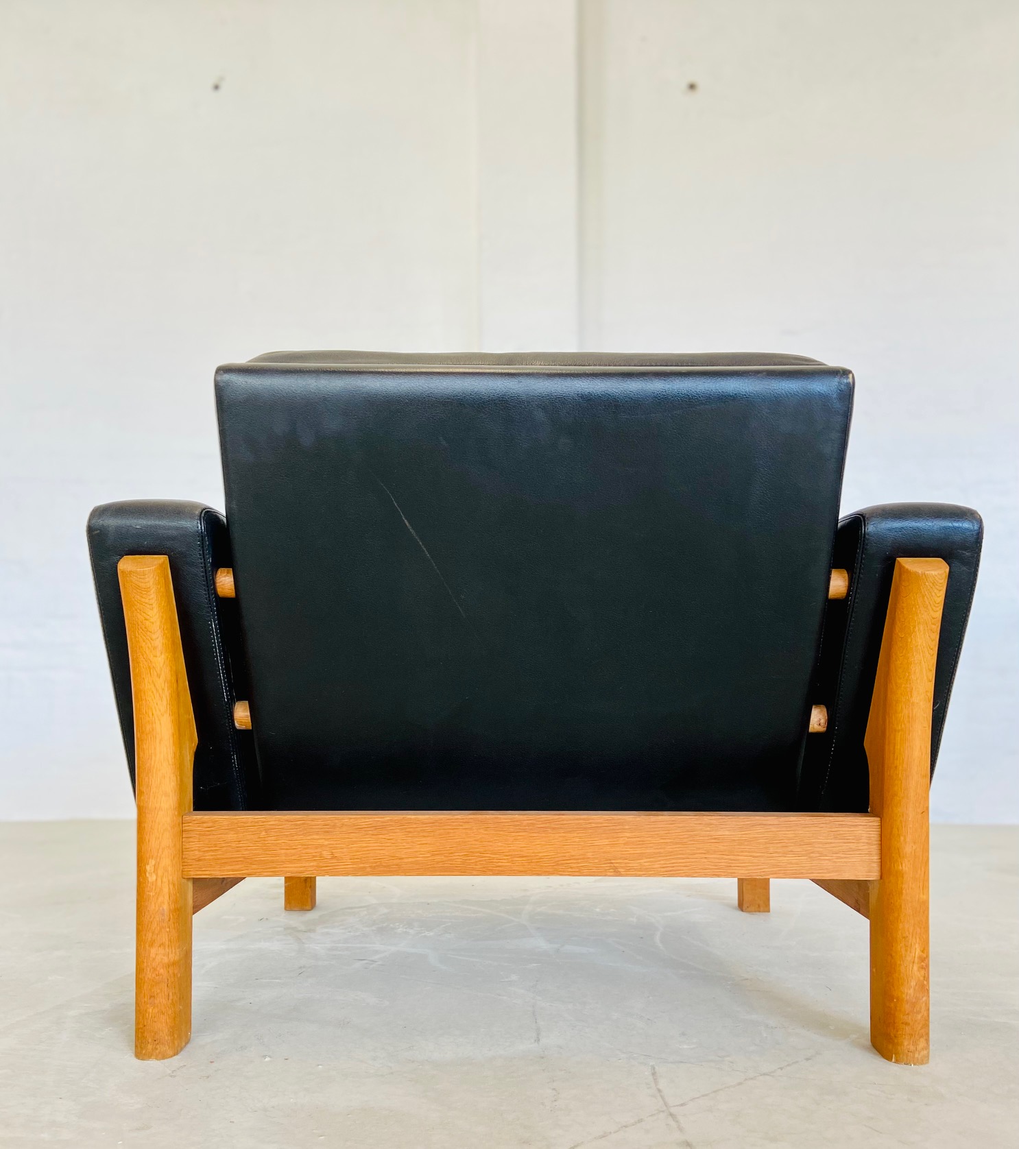 IMG_5453 VINTAGE MID-CENTURY POUL M. VOLTHER LEATHER AND OAK LOUNGE CHAIR 1960,s