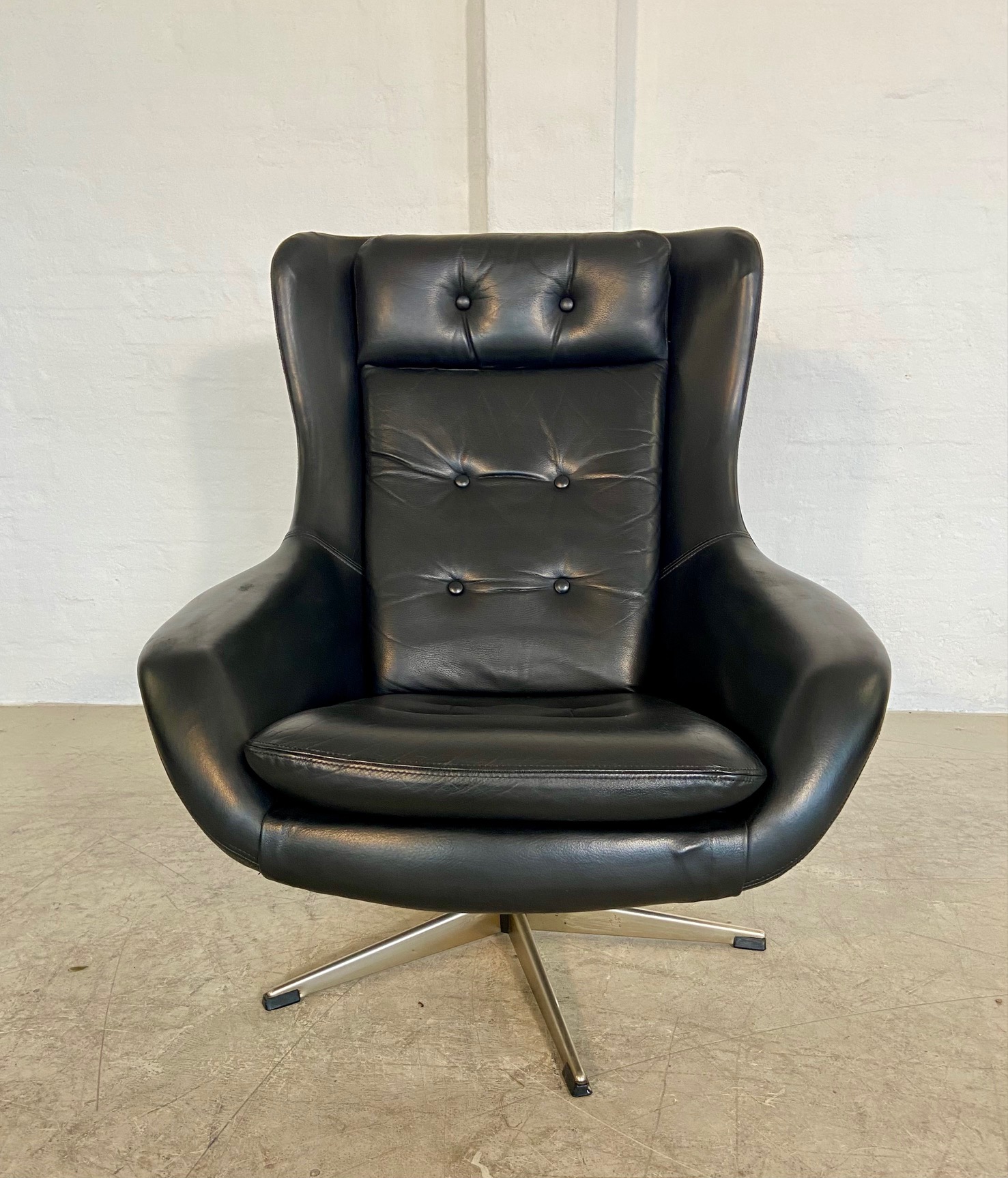 Vintage Danish Retro Black Leather Swivel Lounge  Chair