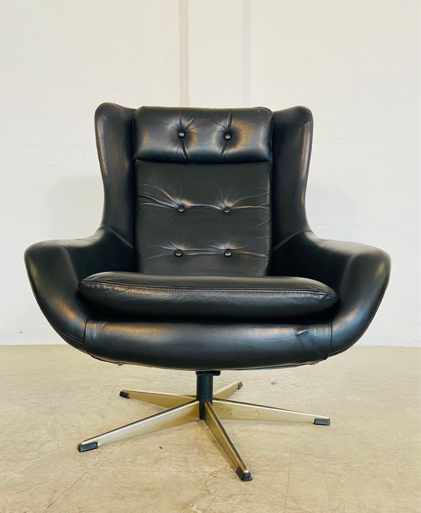 Vintage Danish Retro Black Leather Swivel Lounge  Chair