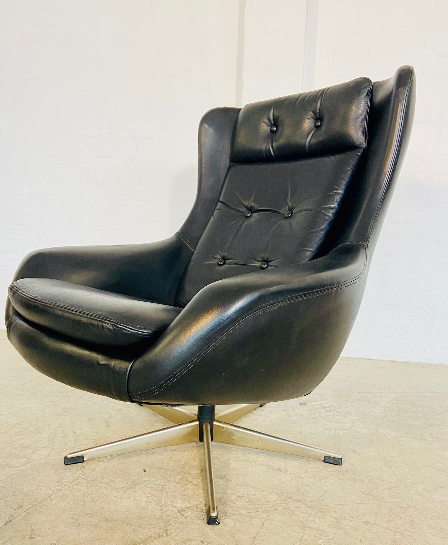 Vintage Danish Retro Black Leather Swivel Lounge  Chair