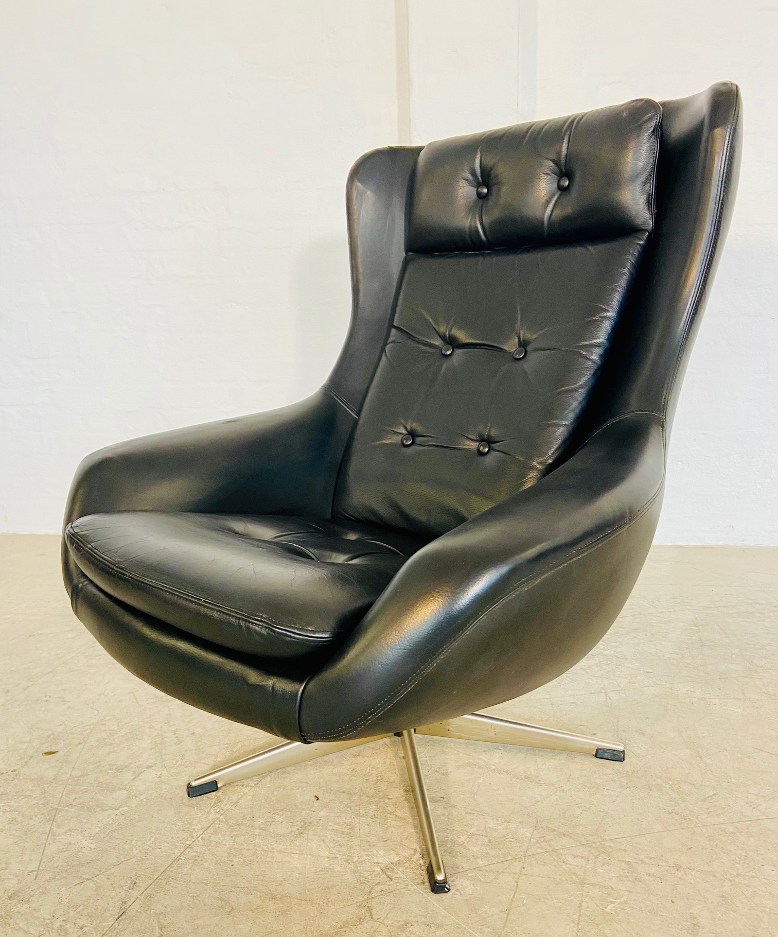Vintage Danish Retro Black Leather Swivel Lounge  Chair