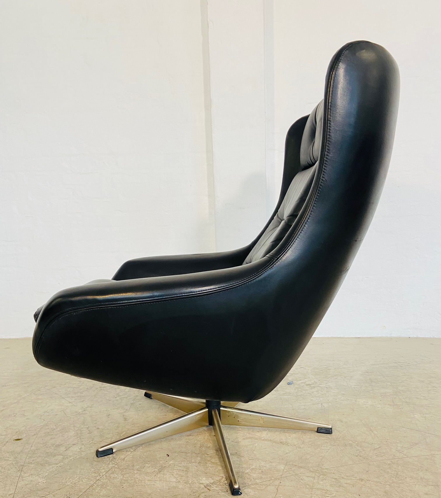 Vintage Danish Retro Black Leather Swivel Lounge  Chair