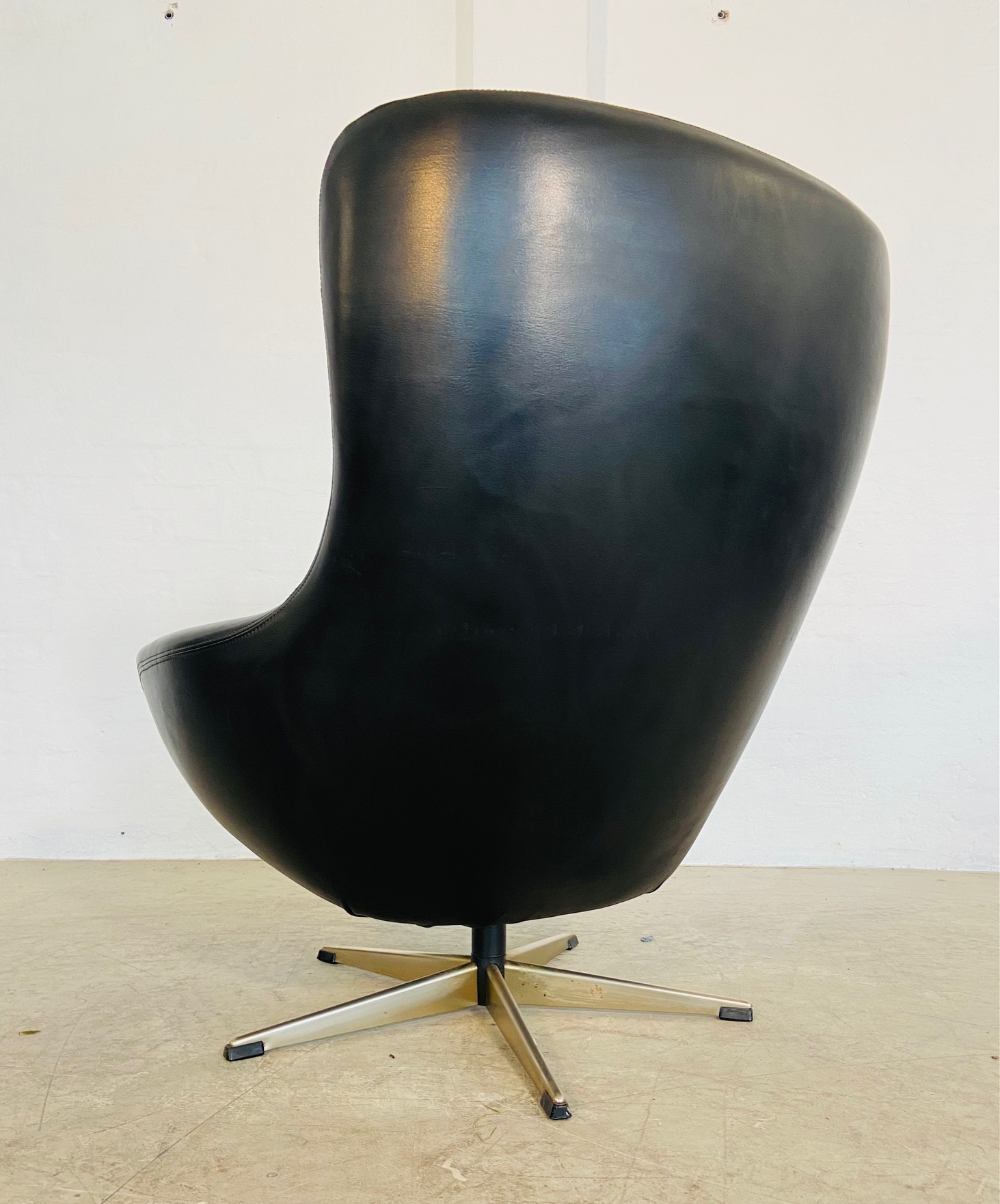 Vintage Danish Retro Black Leather Swivel Lounge  Chair