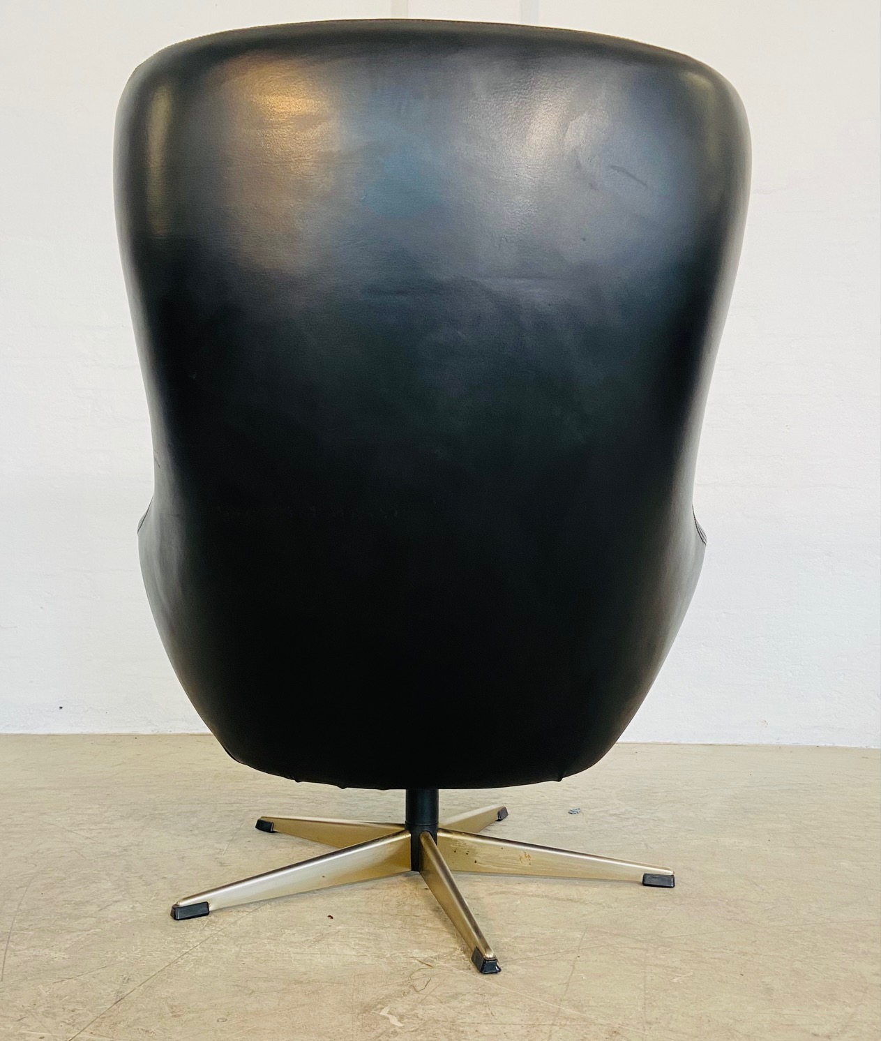 Vintage Danish Retro Black Leather Swivel Lounge  Chair