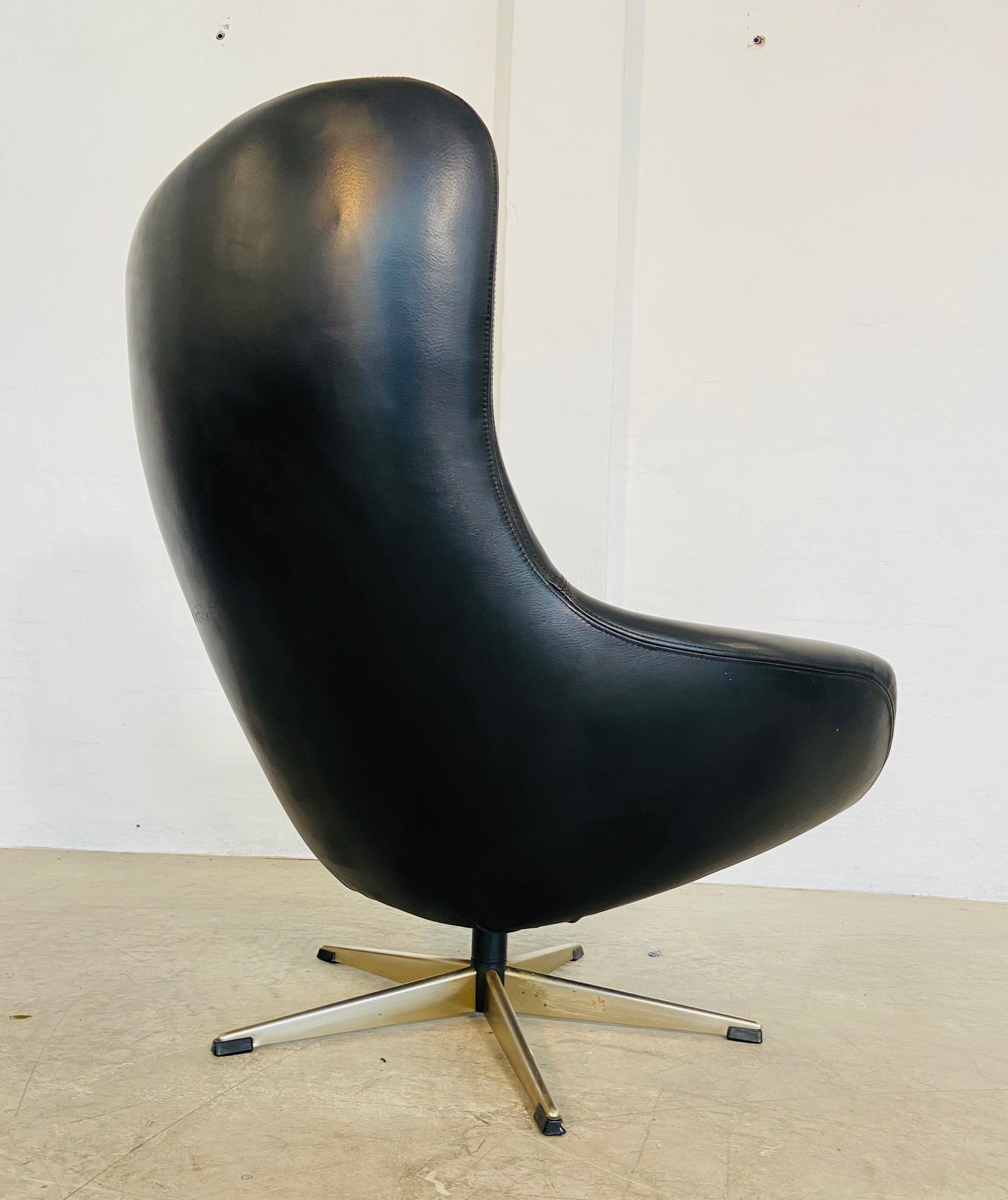Vintage Danish Retro Black Leather Swivel Lounge  Chair