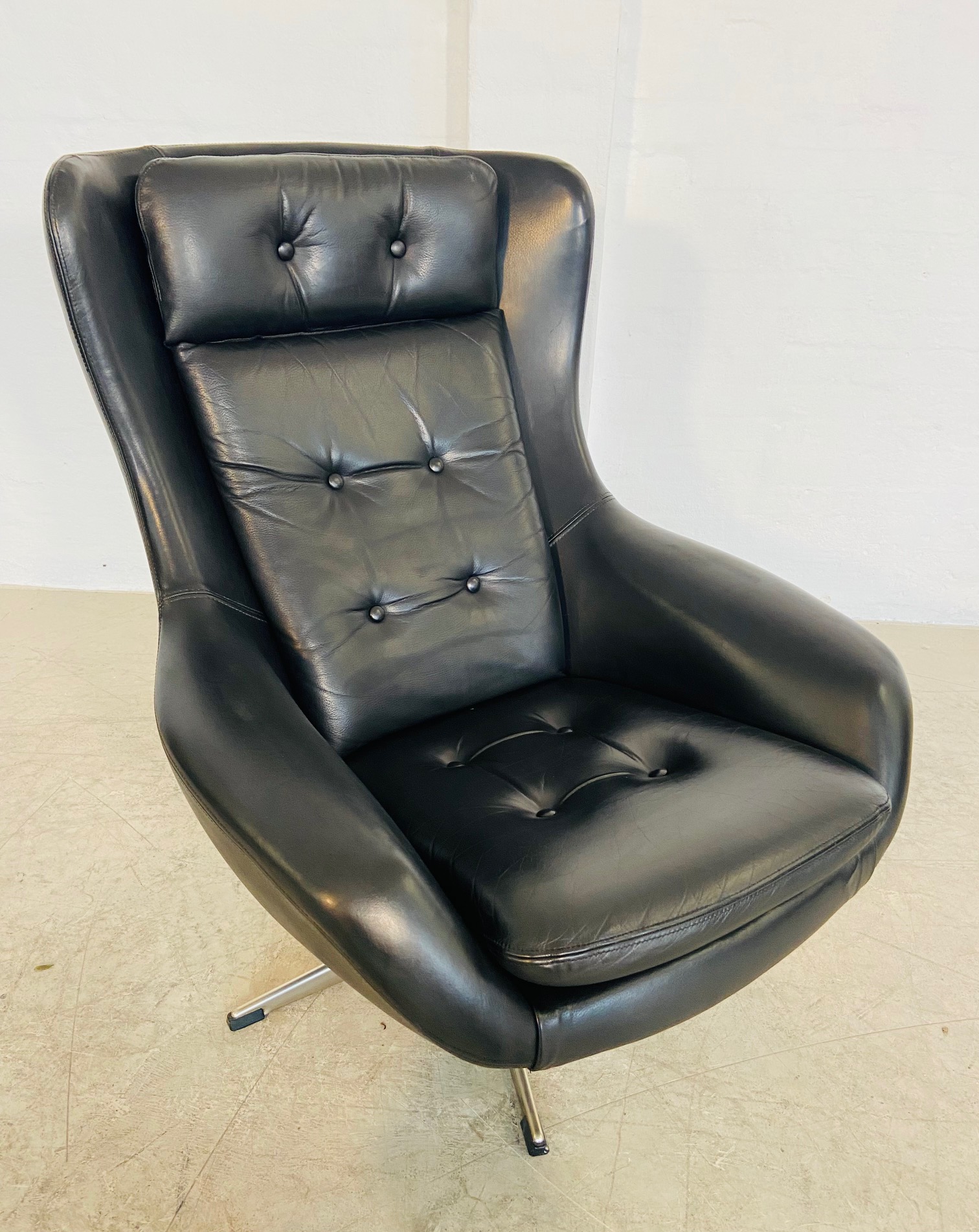 Vintage Danish Retro Black Leather Swivel Lounge  Chair