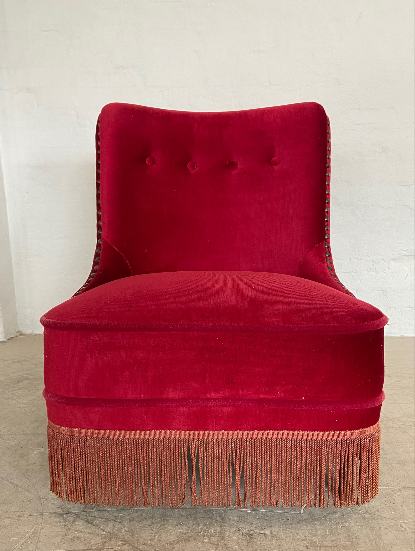 IMG_9101 VINTAGE DANISH MID CENTURY CURVED LOUNGE CHAIR IN CHERRY RED VELOUR – 1960s