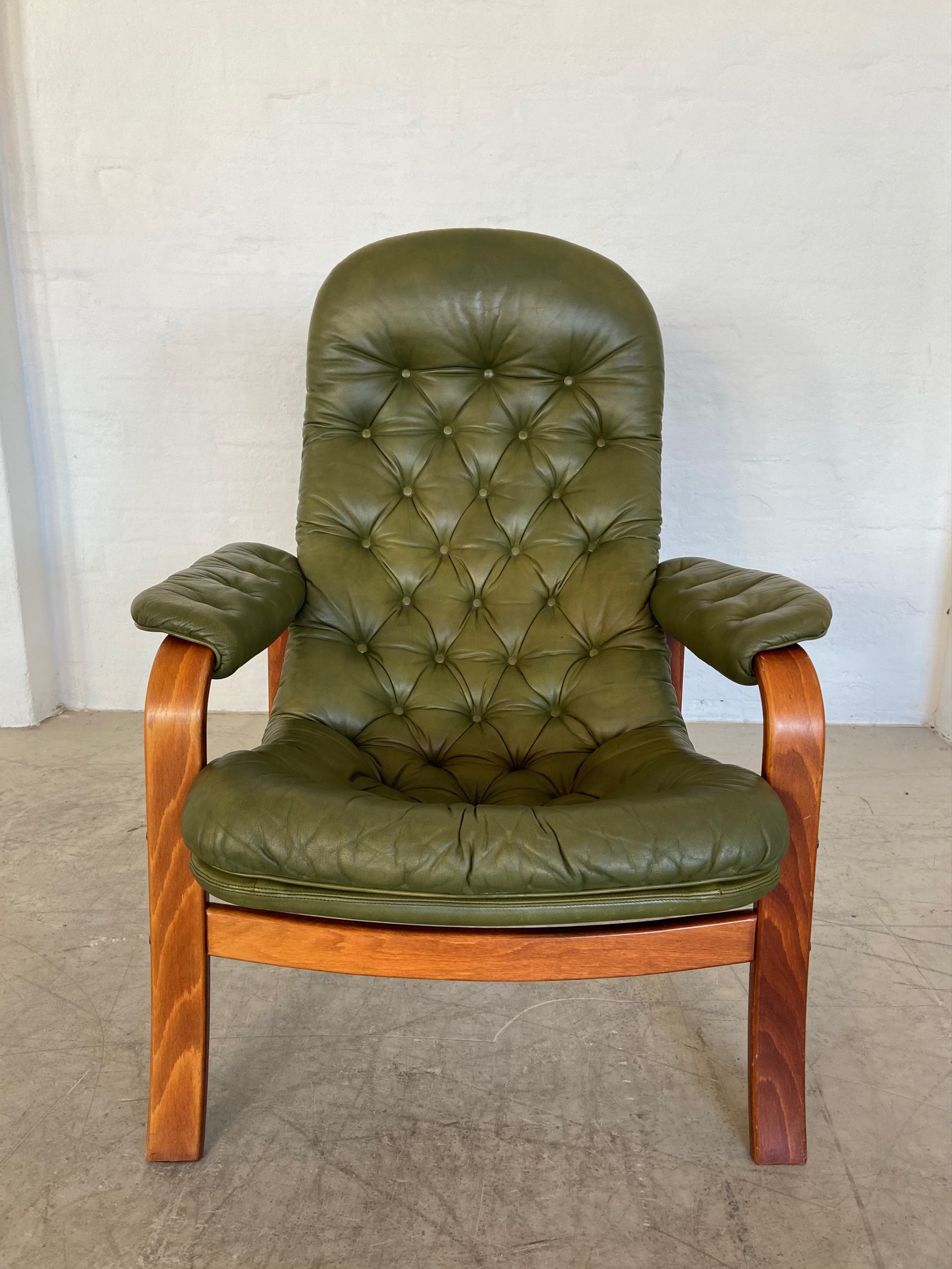 Vintage Swedish Mid-Century Olive Green Leather Lounge Chair by Gote Møbler – 1970s