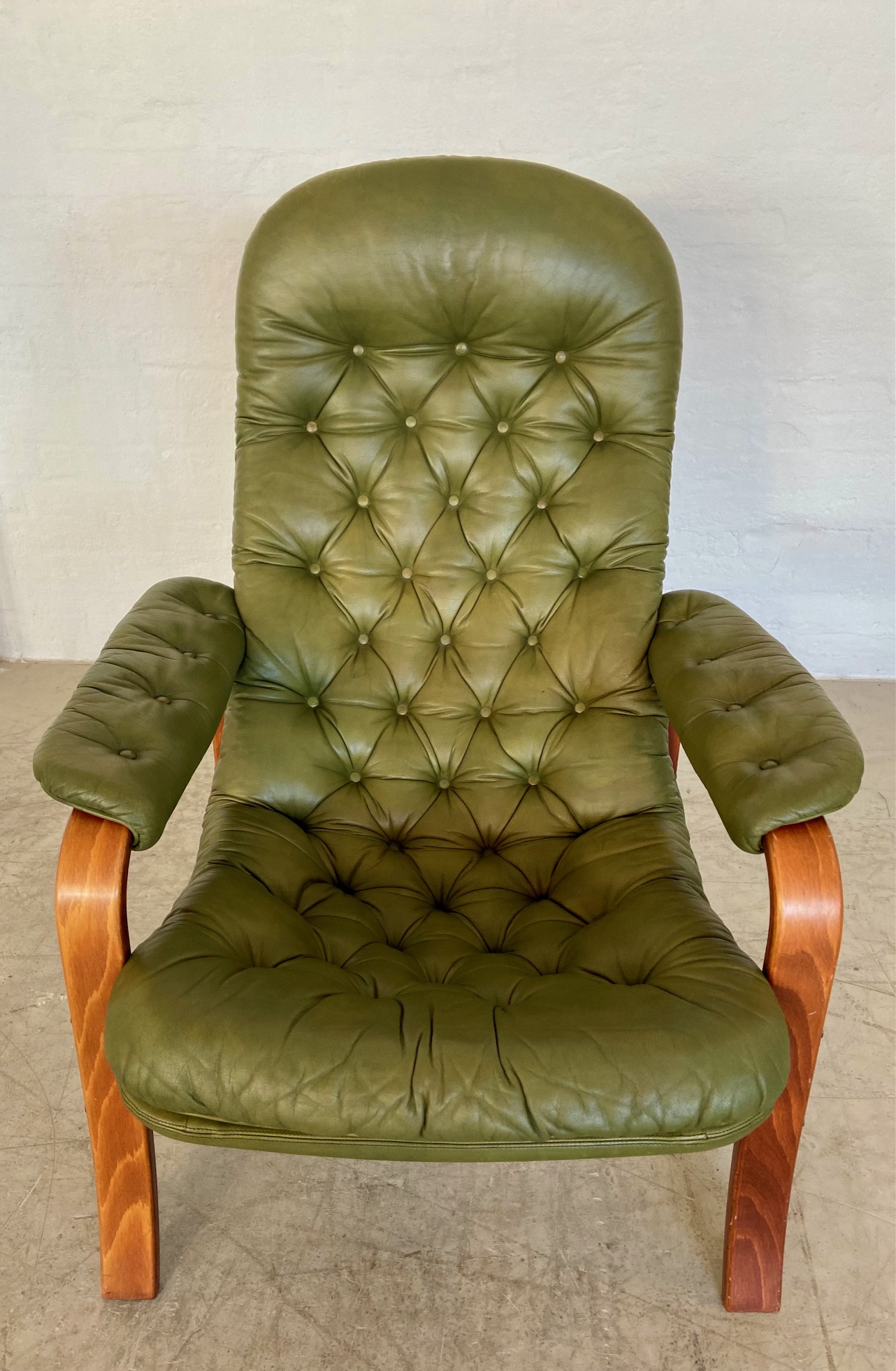 Vintage Swedish Mid-Century Olive Green Leather Lounge Chair by Gote Møbler – 1970s