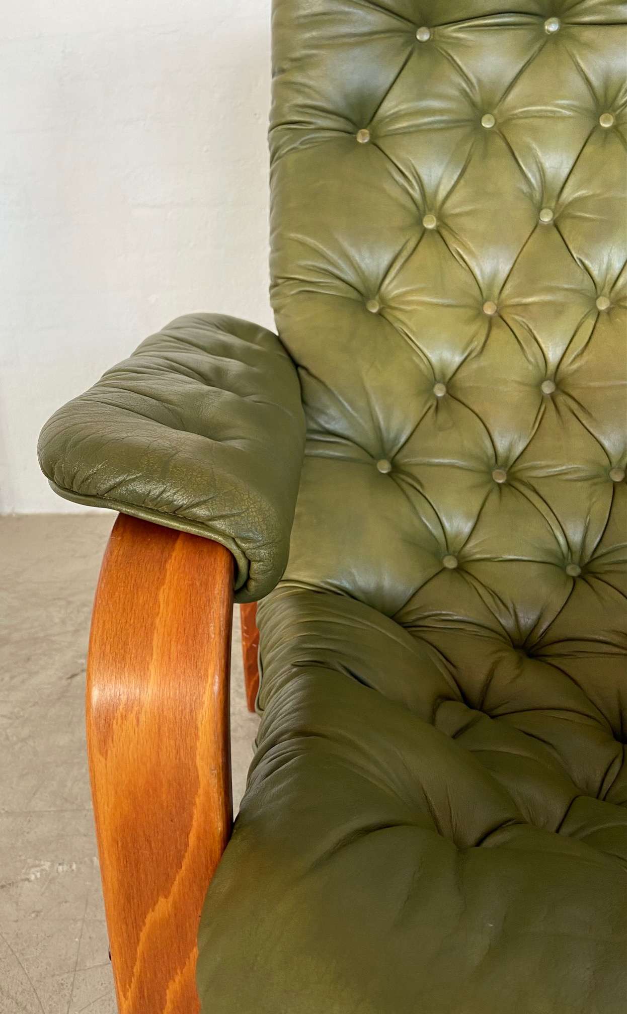 Vintage Swedish Mid-Century Olive Green Leather Lounge Chair by Gote Møbler – 1970s