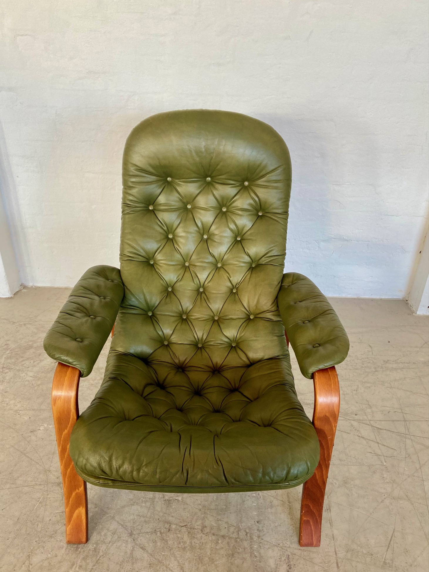 Vintage Swedish Mid-Century Olive Green Leather Lounge Chair by Gote Møbler – 1970s