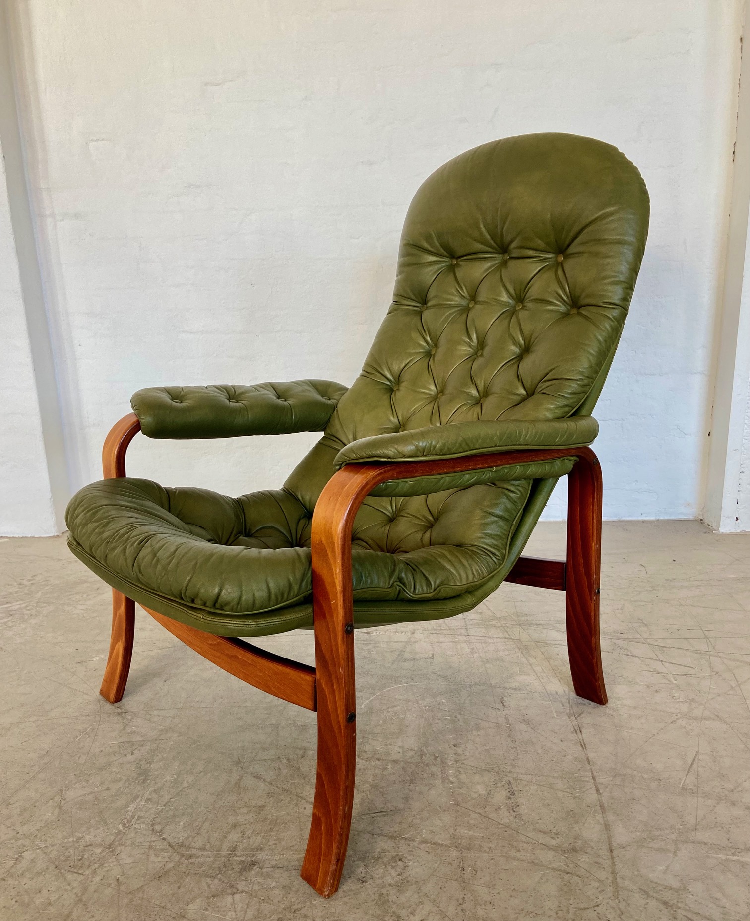 Vintage Swedish Mid-Century Olive Green Leather Lounge Chair by Gote Møbler – 1970s