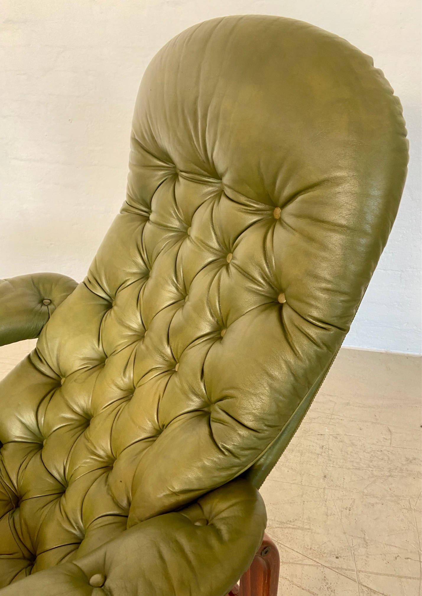 Vintage Swedish Mid-Century Olive Green Leather Lounge Chair by Gote Møbler – 1970s