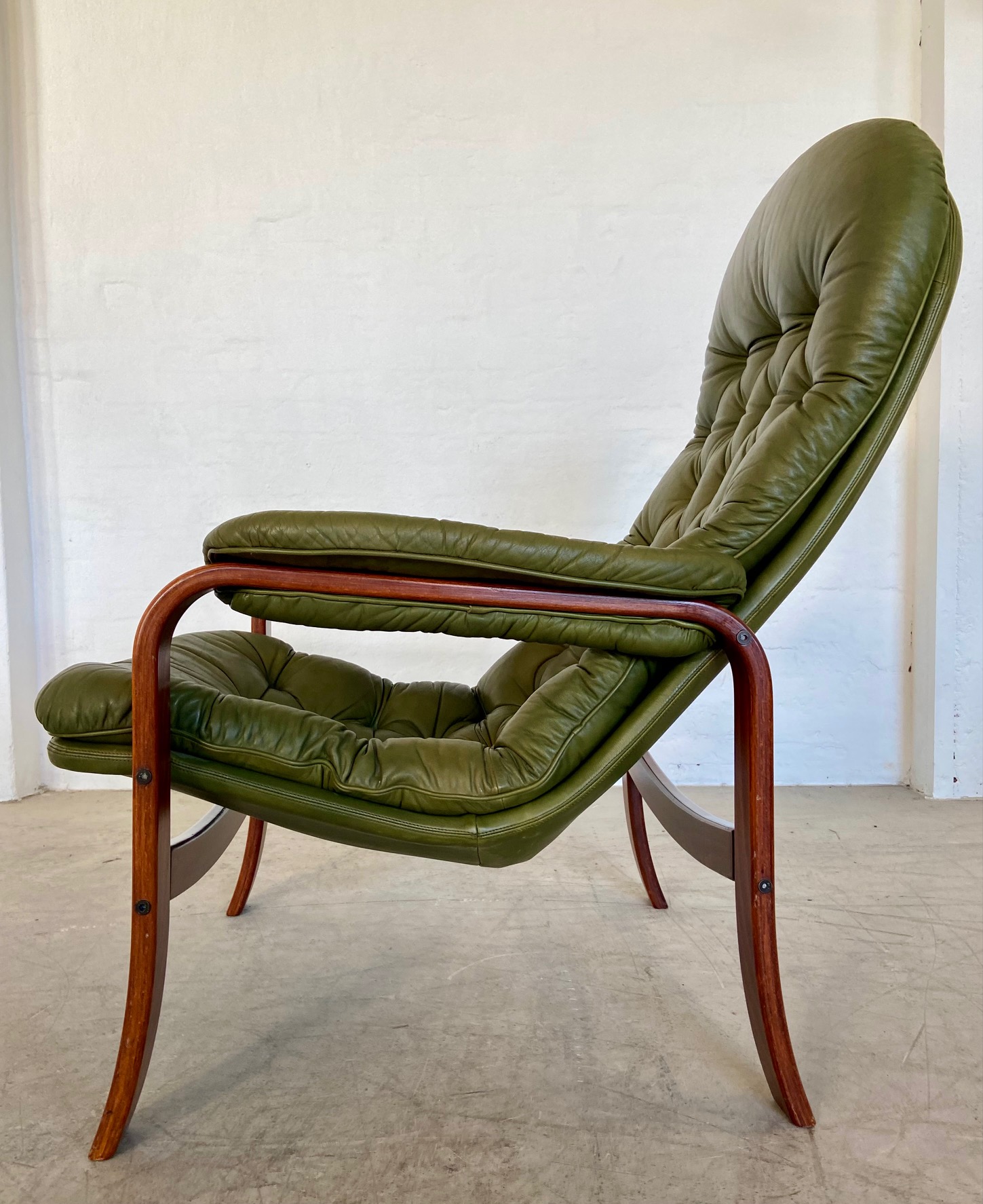 Vintage Swedish Mid-Century Olive Green Leather Lounge Chair by Gote Møbler – 1970s