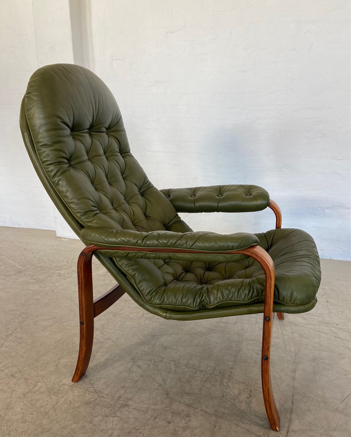 Vintage Swedish Mid-Century Olive Green Leather Lounge Chair by Gote Møbler – 1970s
