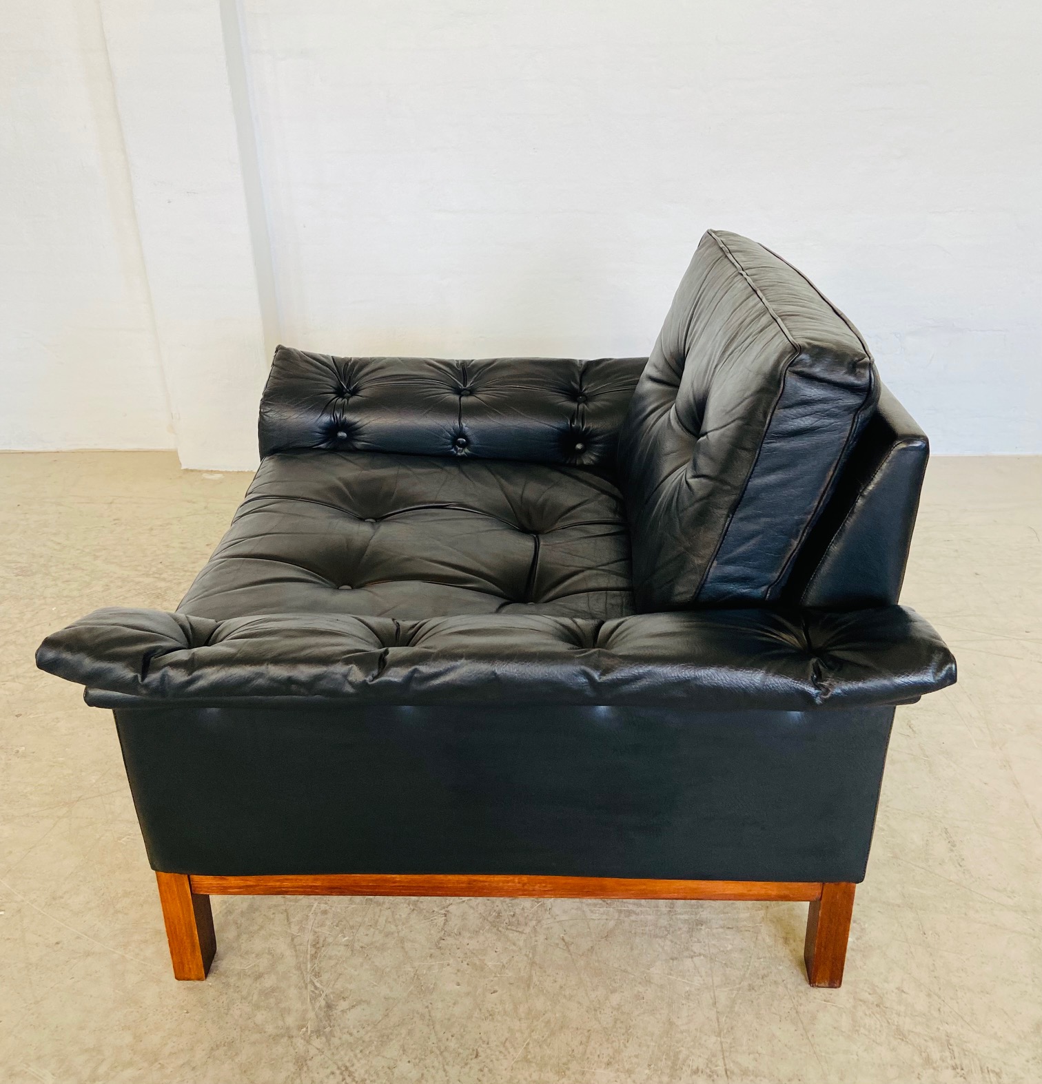 IMG_9294 VINTAGE DANISH MID-CENTURY BLACK LEATHER ARMCHAIR β 1970s