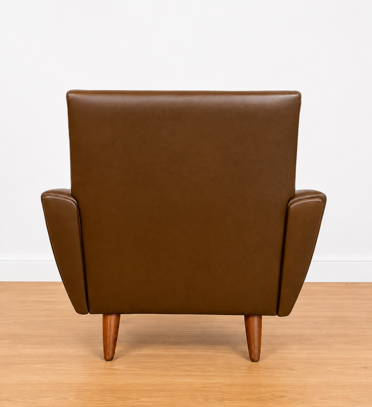 VINTAGE RETRO DANISH MID-CENTURY G. THAMS CLUB CHAIR IN BROWN LEATHER 60s