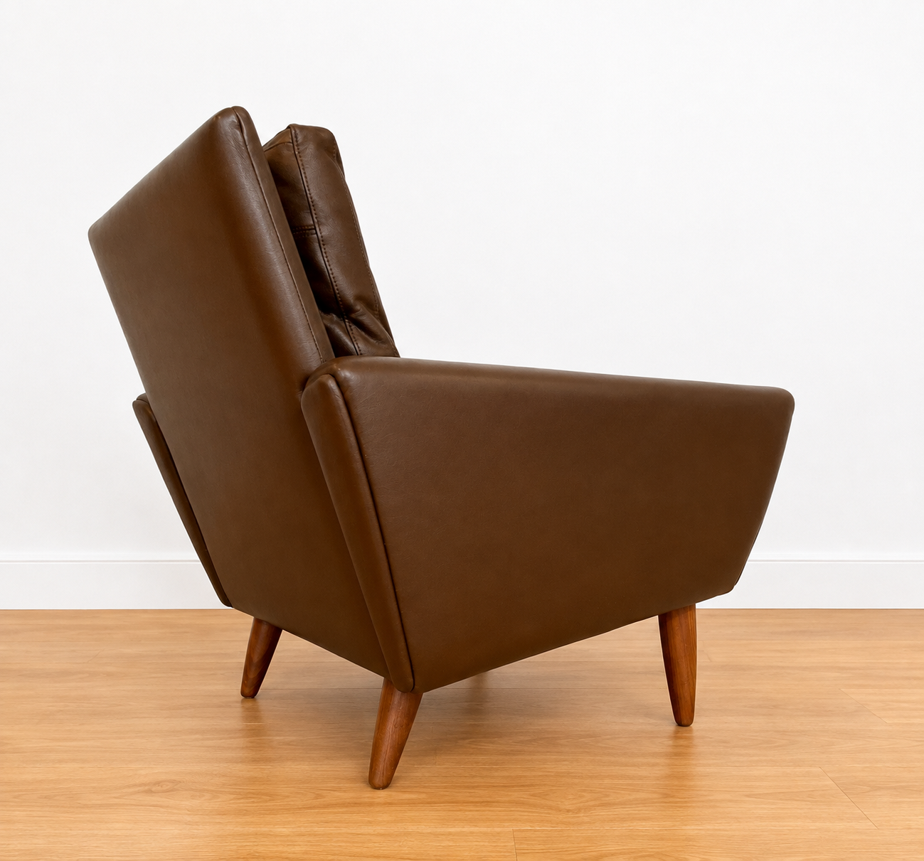 VINTAGE RETRO DANISH MID-CENTURY G. THAMS CLUB CHAIR IN BROWN LEATHER 60s