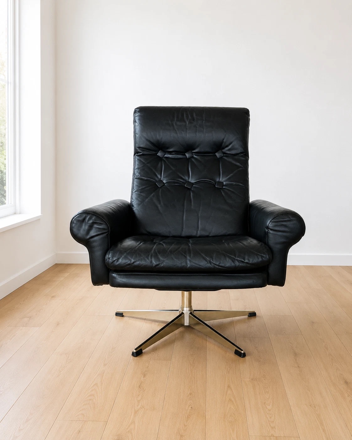 Vintage Danish Mid Century Black Leather swivel Chair 1970'S