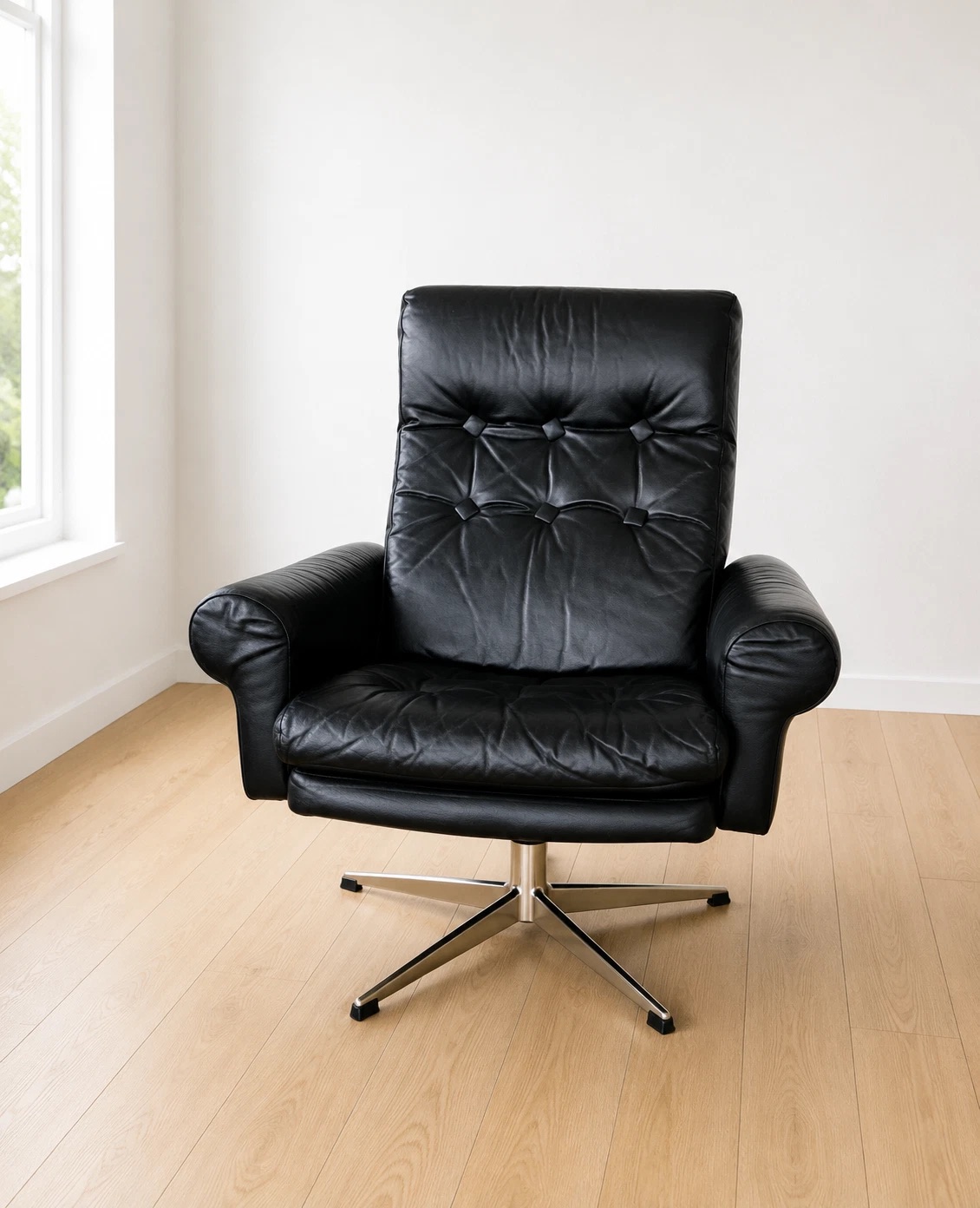 Vintage Danish Mid Century Black Leather swivel Chair 1970'S