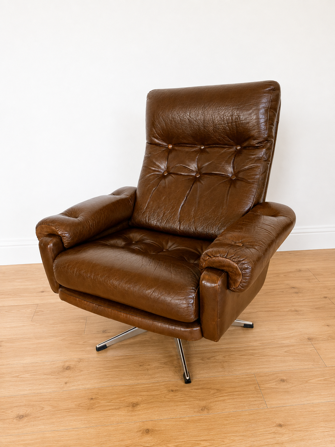 VINTAGE DANISH MID CENTURY BROWN LEATHER SWIVEL CHAIR 1970,s