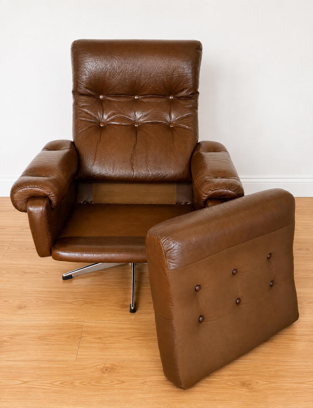 VINTAGE DANISH MID CENTURY BROWN LEATHER SWIVEL CHAIR 1970,s