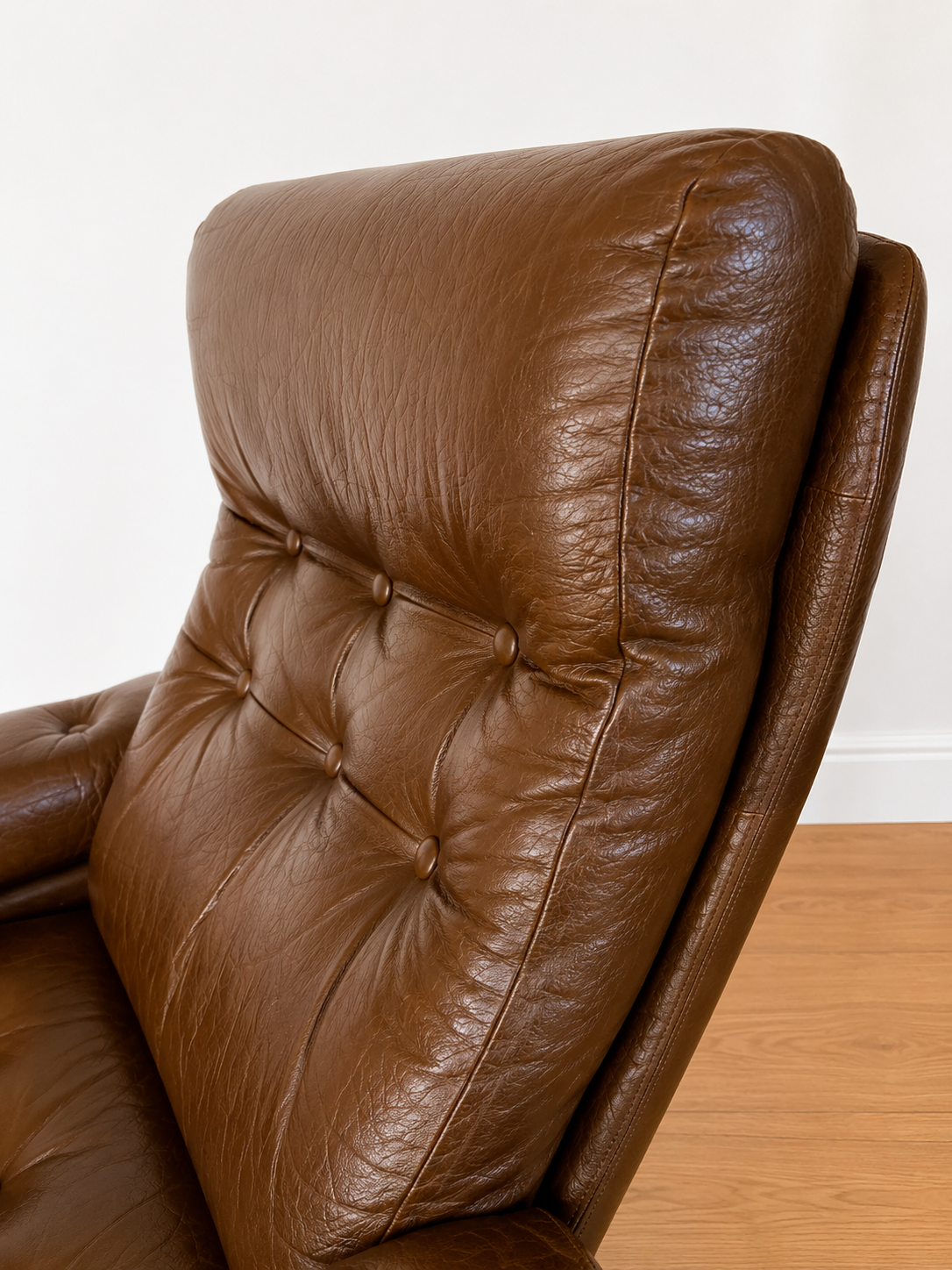 VINTAGE DANISH MID CENTURY BROWN LEATHER SWIVEL CHAIR 1970,s