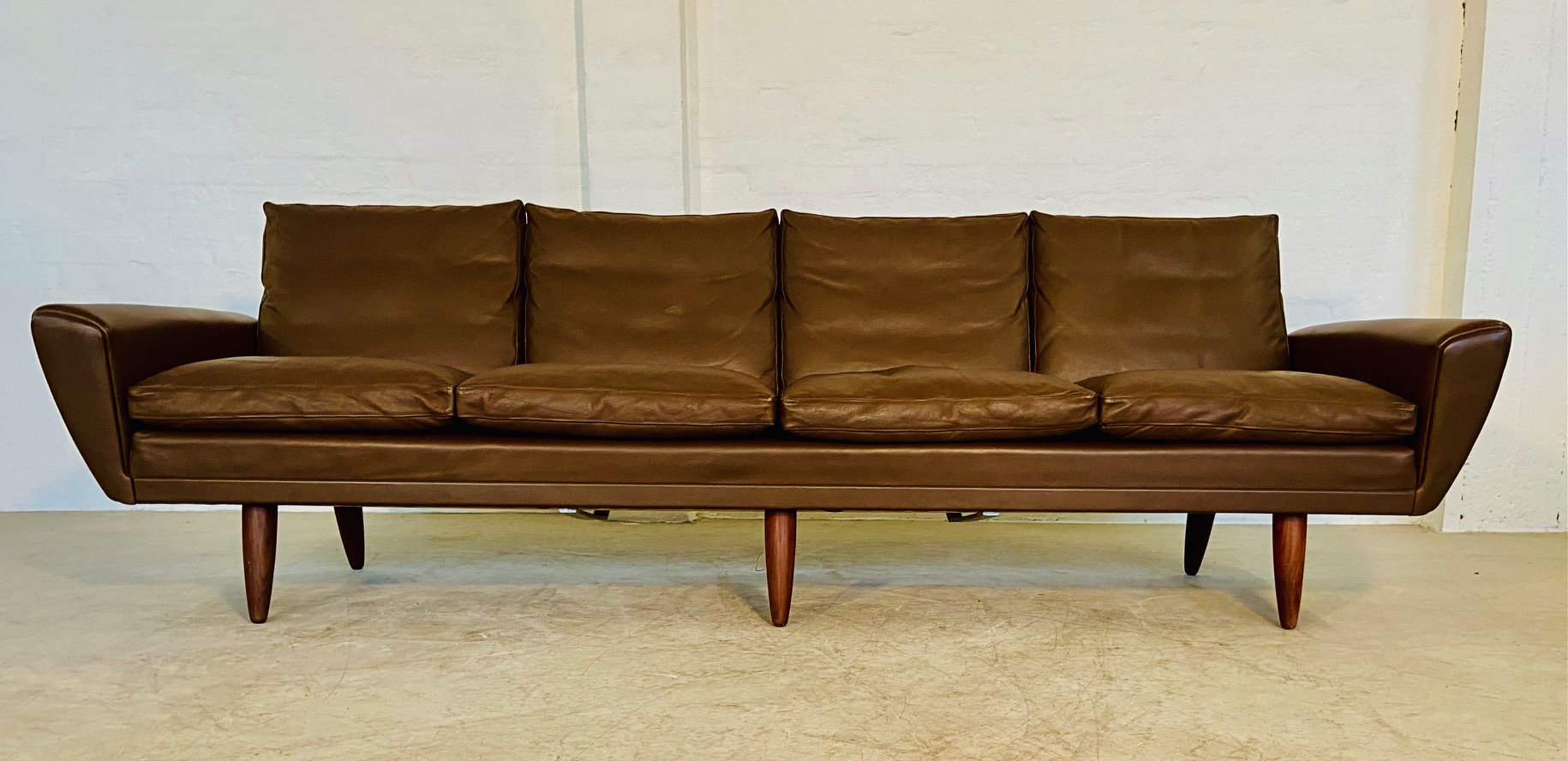 GEORG THAMS VINTAGE RETRO DANISH MID-CENTURY 4 PERSON SOFA in BROWN LEATHER 1960