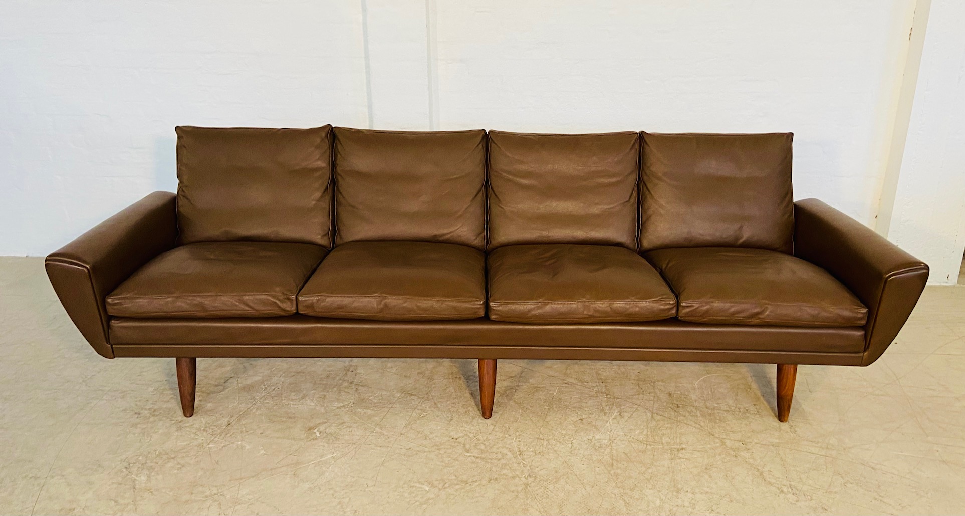 GEORG THAMS VINTAGE RETRO DANISH MID-CENTURY 4 PERSON SOFA in BROWN LEATHER 1960
