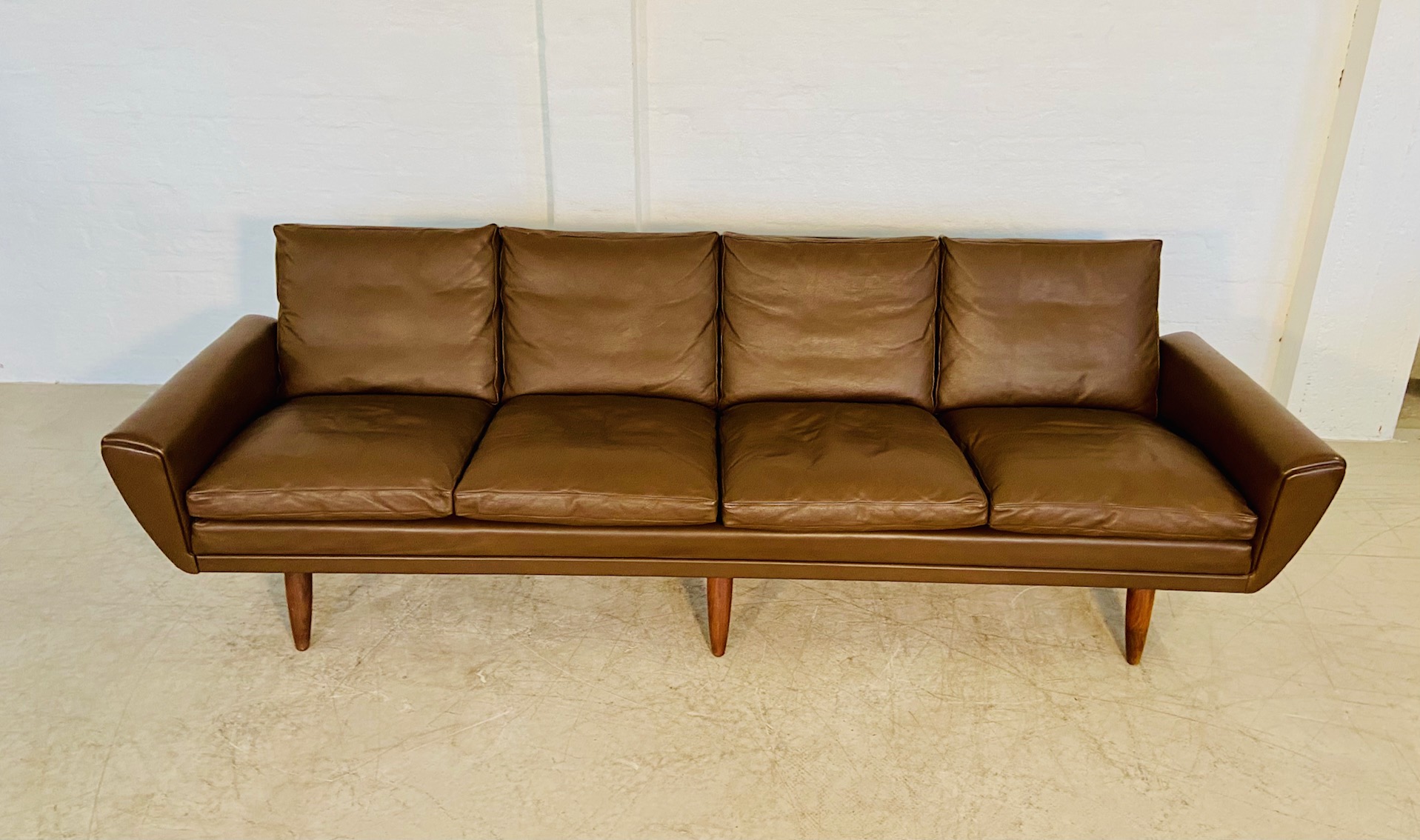 GEORG THAMS VINTAGE RETRO DANISH MID-CENTURY 4 PERSON SOFA in BROWN LEATHER 1960