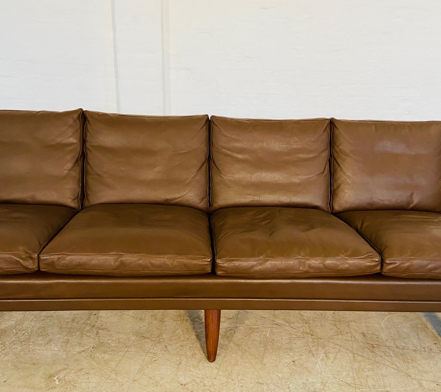 GEORG THAMS VINTAGE RETRO DANISH MID-CENTURY 4 PERSON SOFA in BROWN LEATHER 1960